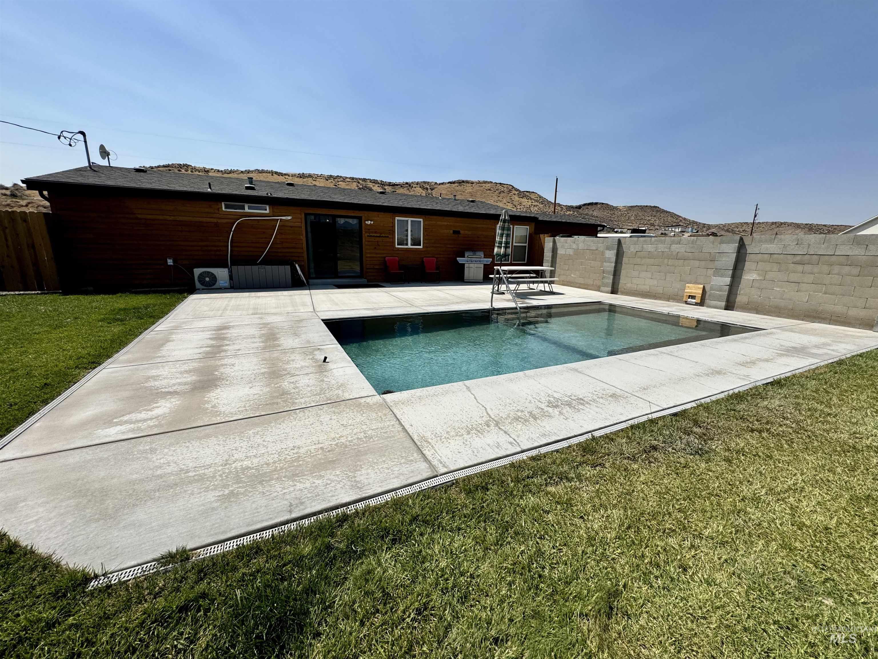 19026 Highway 30, Buhl, Idaho 83316, 3 Bedrooms, 2 Bathrooms, Residential For Sale, Price $495,000,MLS 98997294