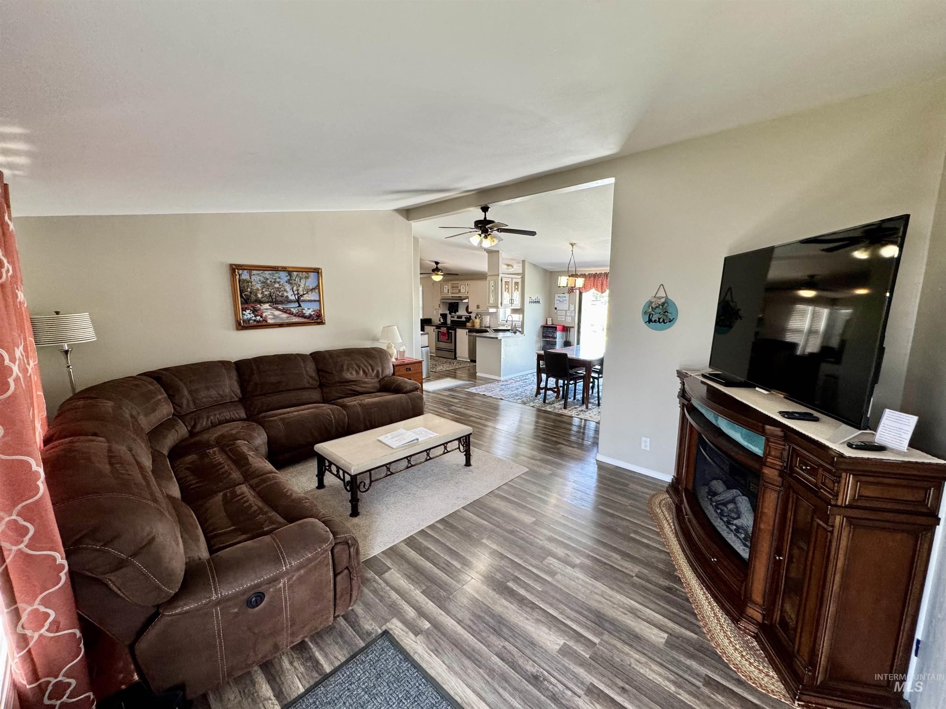 19026 Highway 30, Buhl, Idaho 83316, 3 Bedrooms, 2 Bathrooms, Residential For Sale, Price $495,000,MLS 98997294