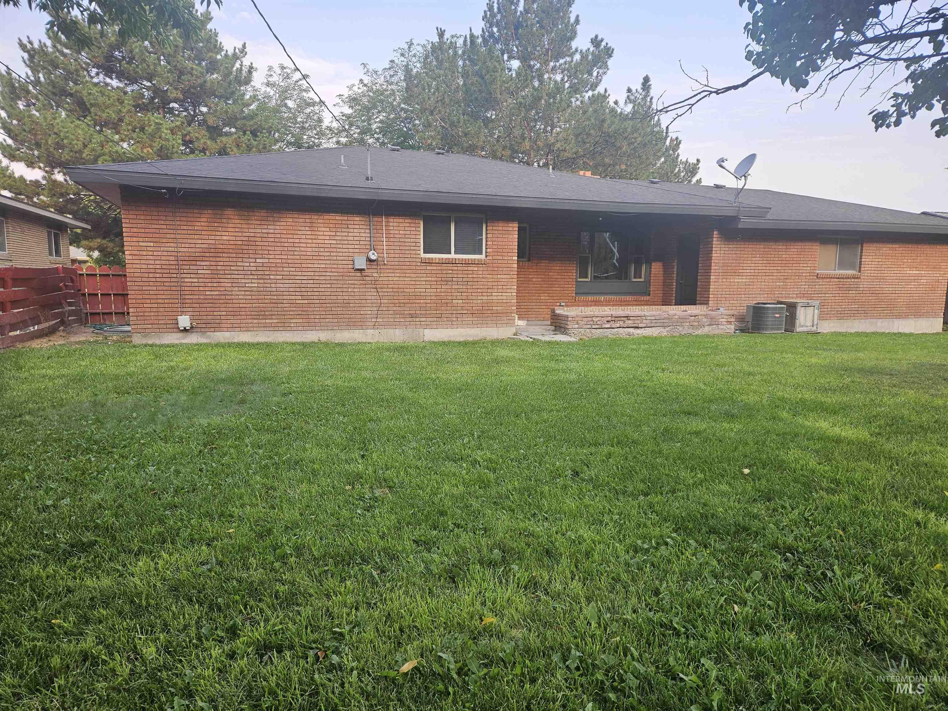604 Monte Vista, Twin Falls, Idaho 83301, 2 Bedrooms, 2 Bathrooms, Residential For Sale, Price $334,999, 98997296