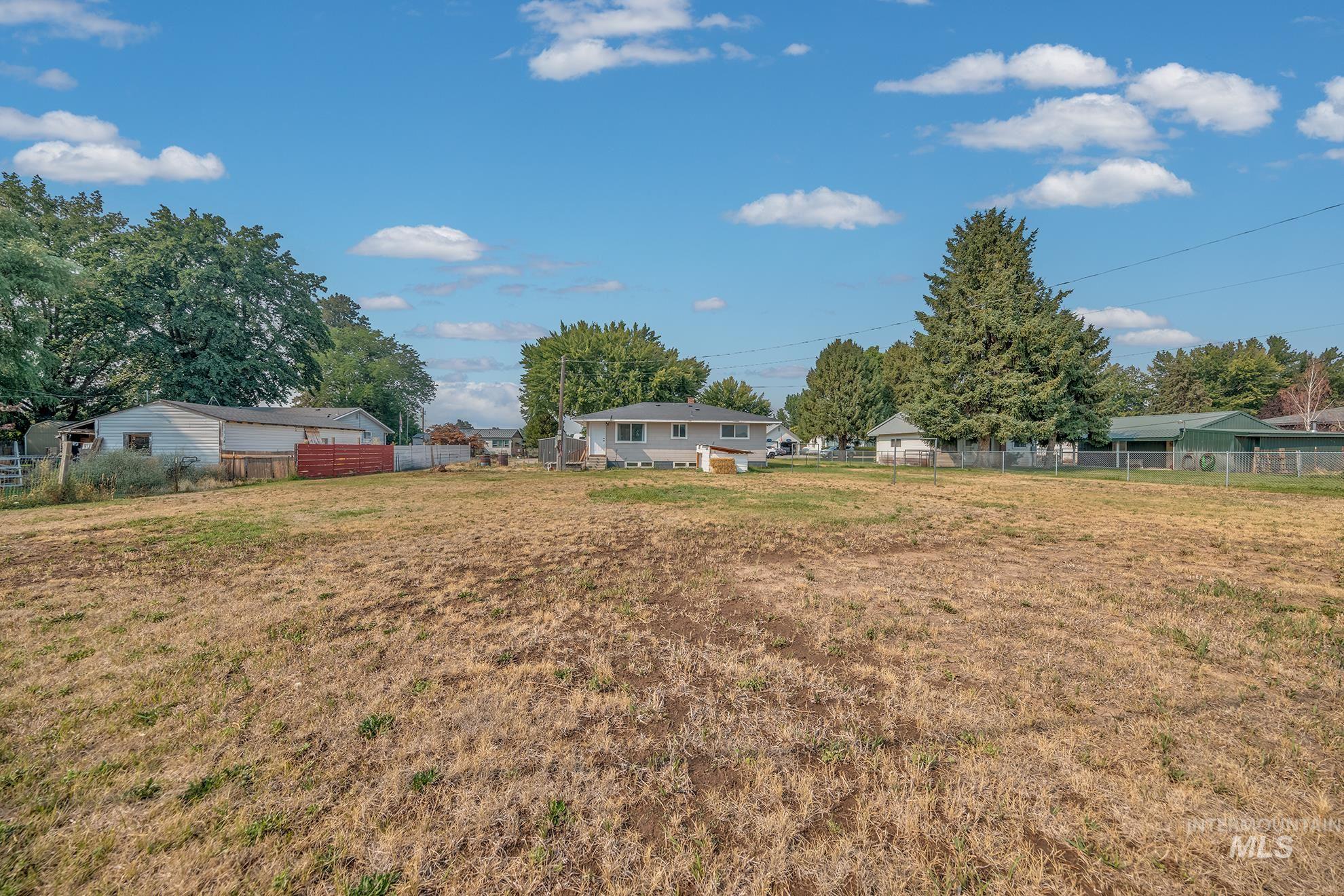 1707 Baker Ln, Payette, Idaho 83661, 4 Bedrooms, 2 Bathrooms, Residential For Sale, Price $407,200,MLS 98997297