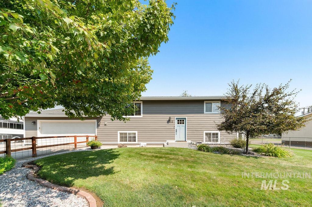 2212 10th Avenue, Clarkston, Washington 99403, 3 Bedrooms, 2 Bathrooms, Residential For Sale, Price $419,500,MLS 98997298