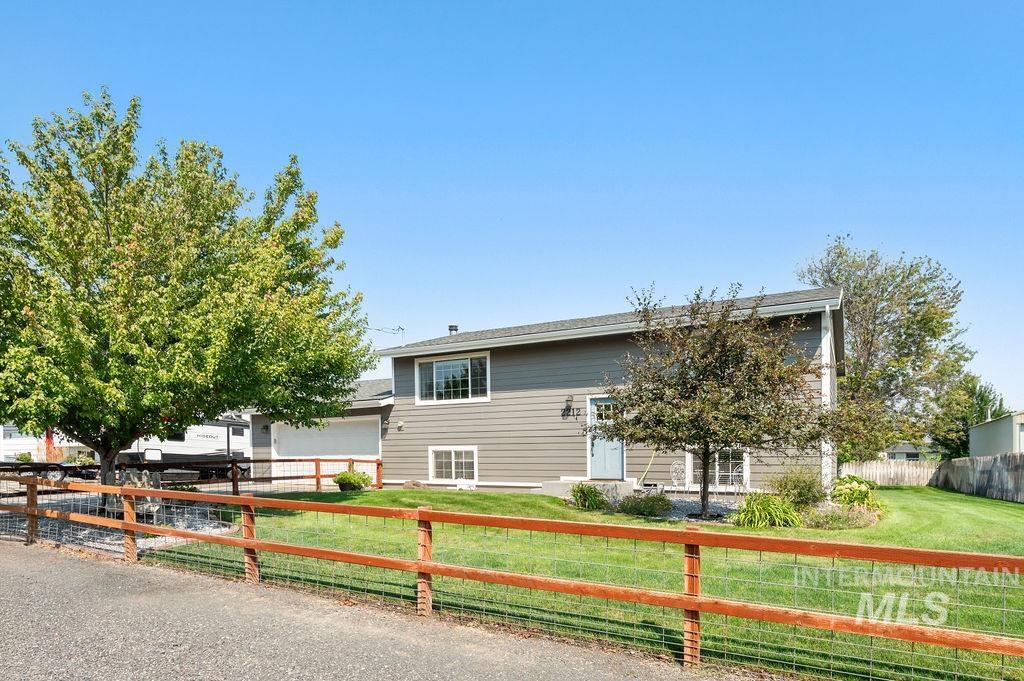 2212 10th Avenue, Clarkston, Washington 99403, 3 Bedrooms, 2 Bathrooms, Residential For Sale, Price $419,500,MLS 98997298