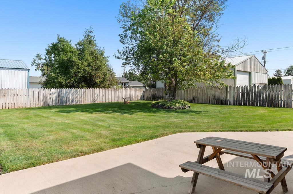 2212 10th Avenue, Clarkston, Washington 99403, 3 Bedrooms, 2 Bathrooms, Residential For Sale, Price $419,500,MLS 98997298