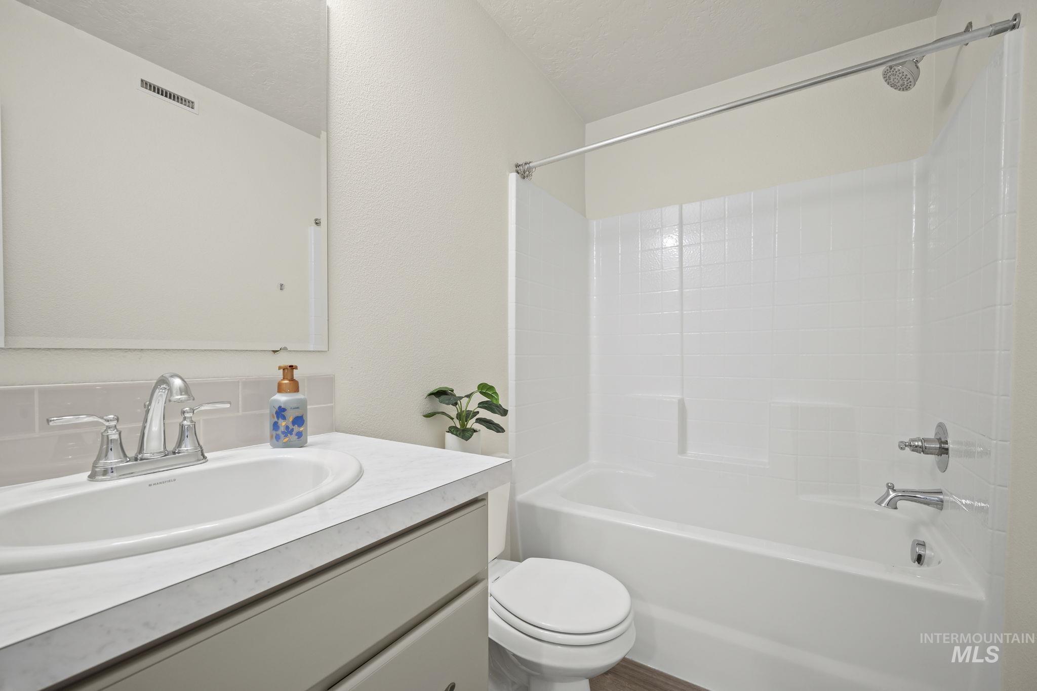 5855 S Carlburg Ln, Boise, Idaho 83709, 2 Bedrooms, 2.5 Bathrooms, Residential For Sale, Price $325,000, 98997300