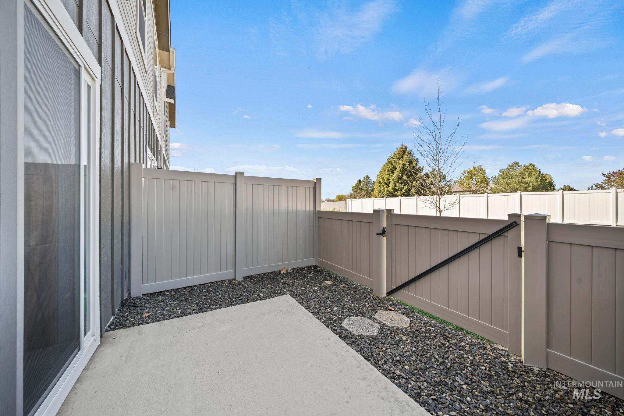5855 S Carlburg Ln, Boise, Idaho 83709, 2 Bedrooms, 2.5 Bathrooms, Residential For Sale, Price $325,000, 98997300