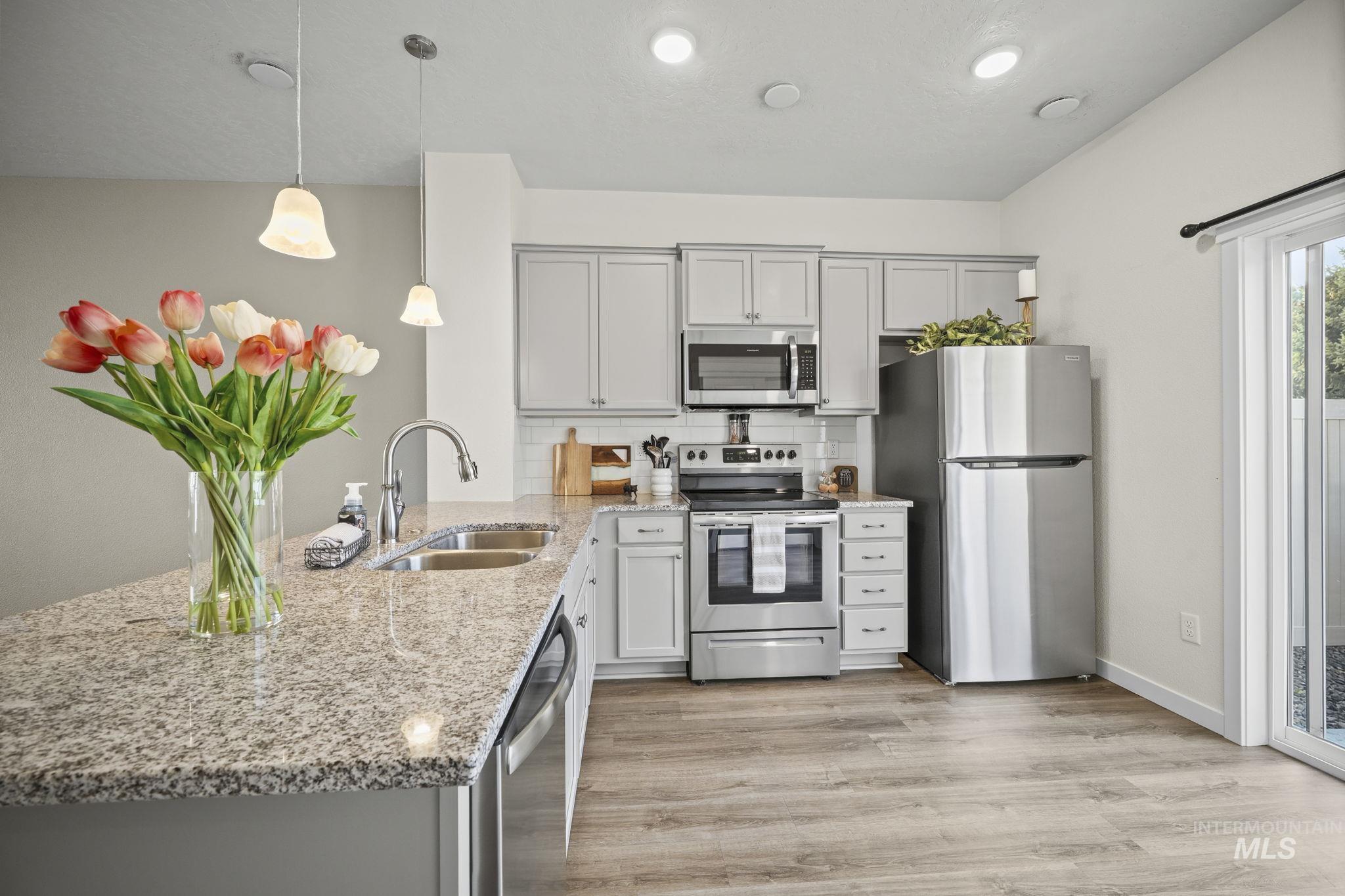 5855 S Carlburg Ln, Boise, Idaho 83709, 2 Bedrooms, 2.5 Bathrooms, Residential For Sale, Price $325,000, 98997300