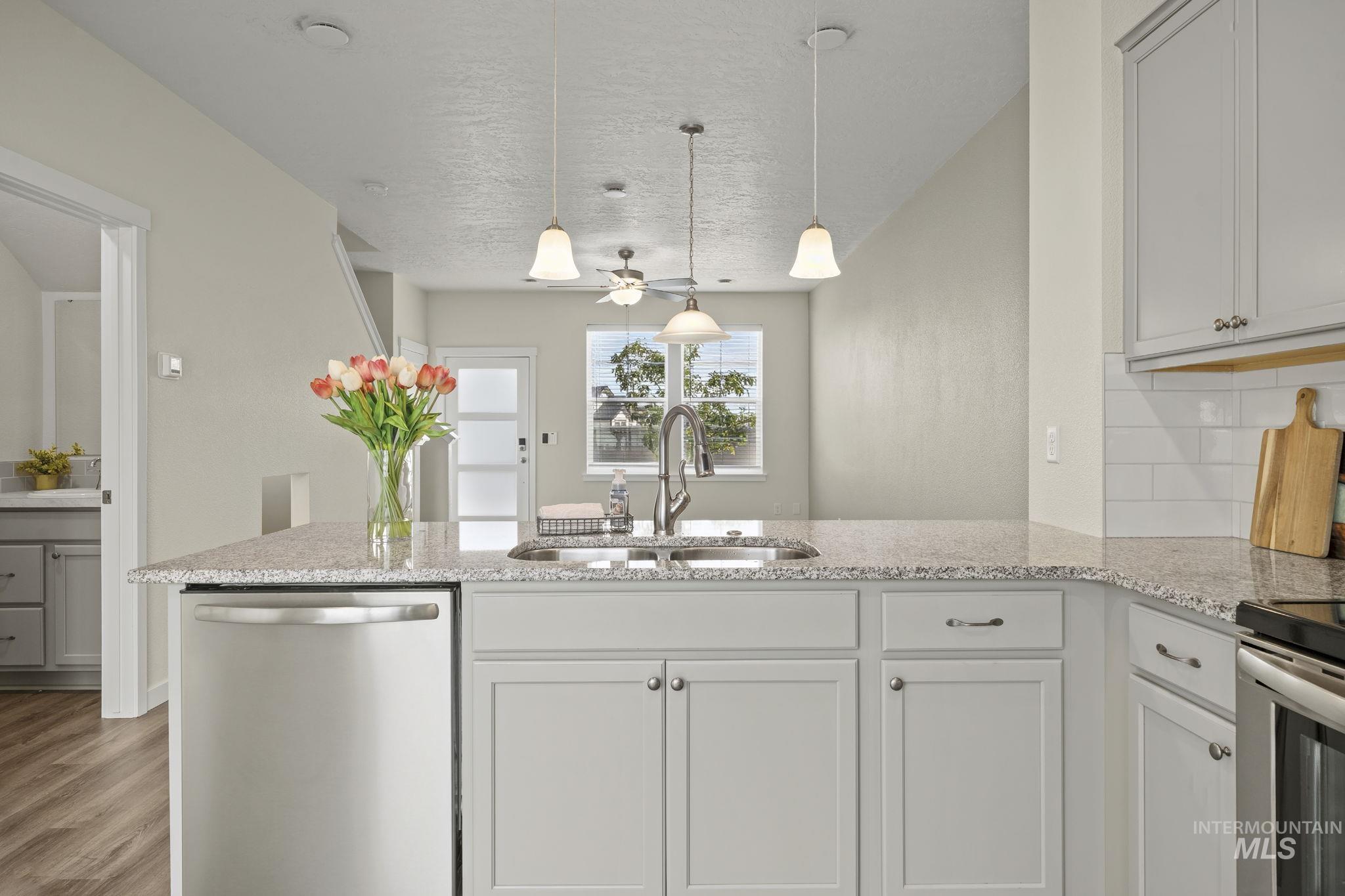 5855 S Carlburg Ln, Boise, Idaho 83709, 2 Bedrooms, 2.5 Bathrooms, Residential For Sale, Price $325,000, 98997300