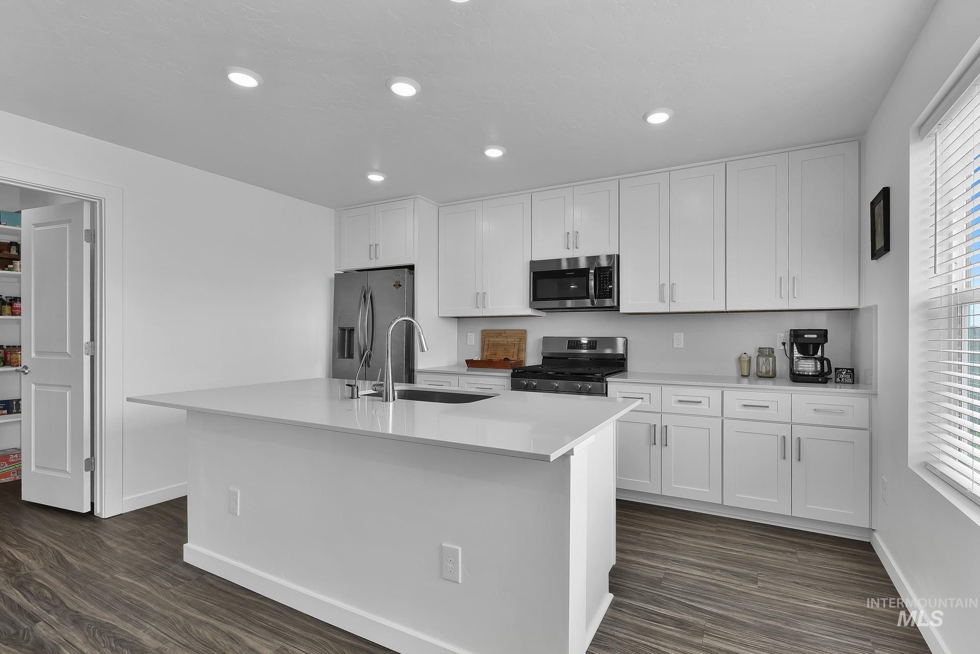 18227 N Rain Dance Way, Nampa, Idaho 83687, 5 Bedrooms, 3 Bathrooms, Residential For Sale, Price $549,900,MLS 98997301