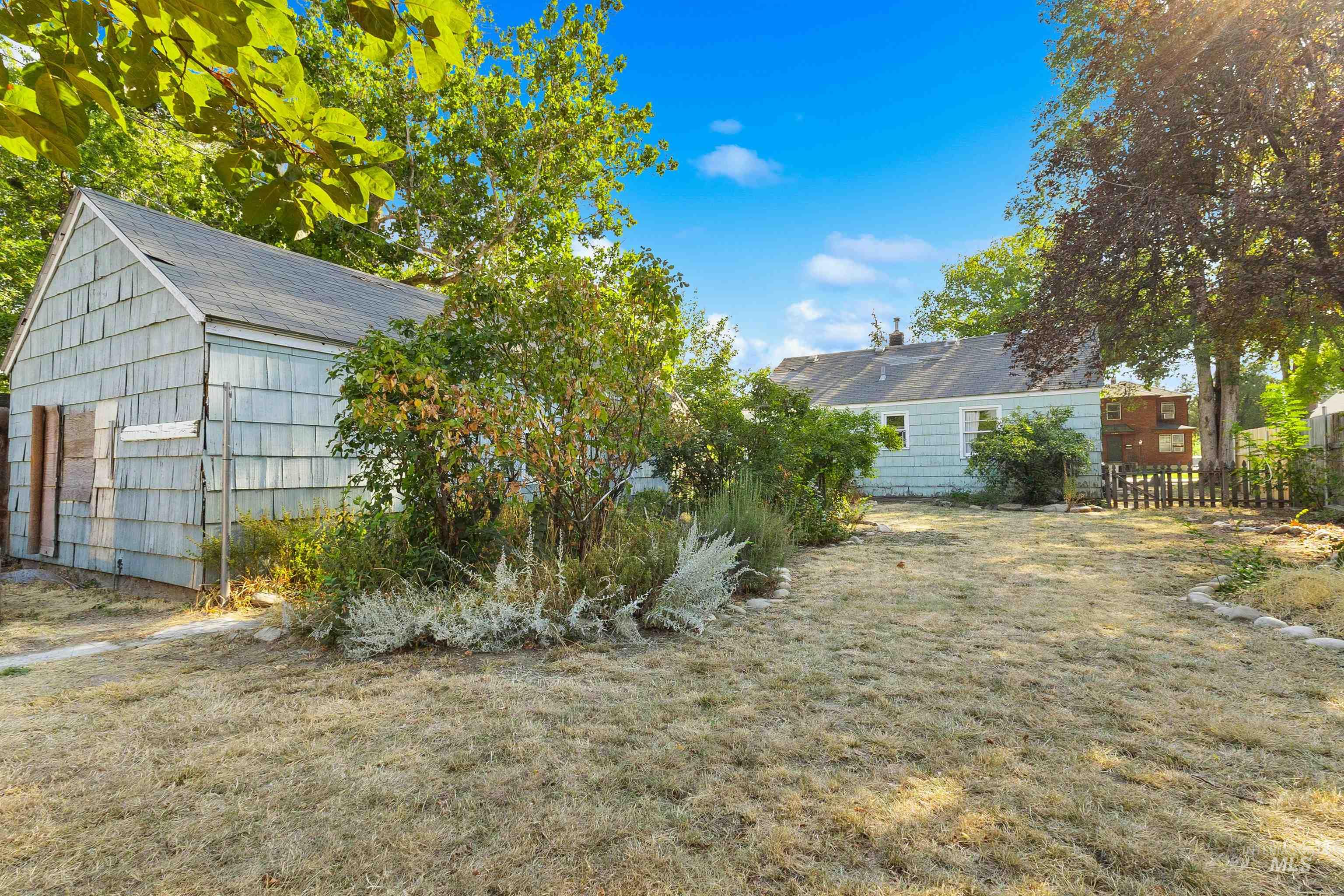 1525 S Longmont Ave, Boise, Idaho 83706, 2 Bedrooms, 1 Bathroom, Residential For Sale, Price $449,900,MLS 98997302
