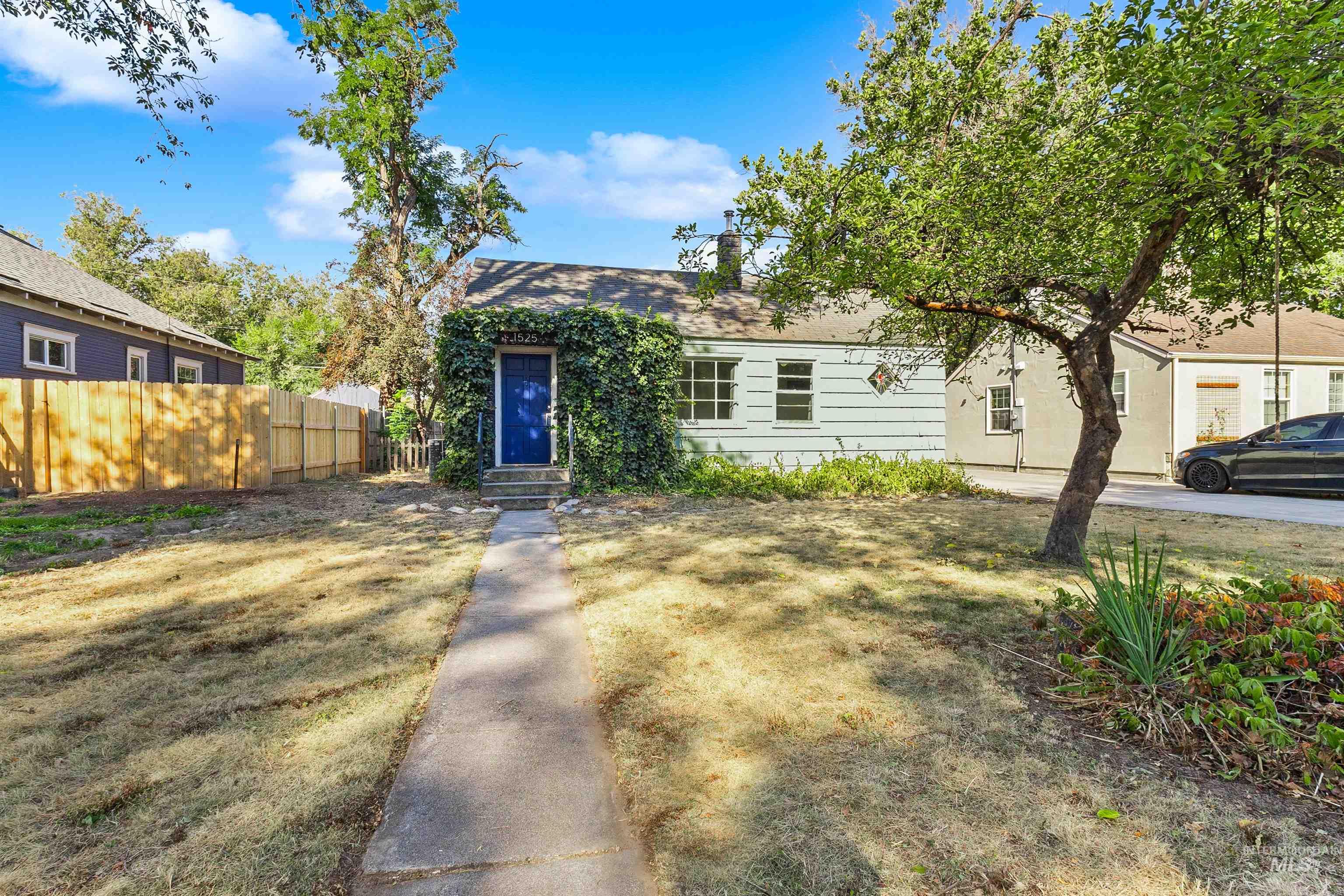 1525 S Longmont Ave, Boise, Idaho 83706, 2 Bedrooms, 1 Bathroom, Residential For Sale, Price $449,900,MLS 98997302