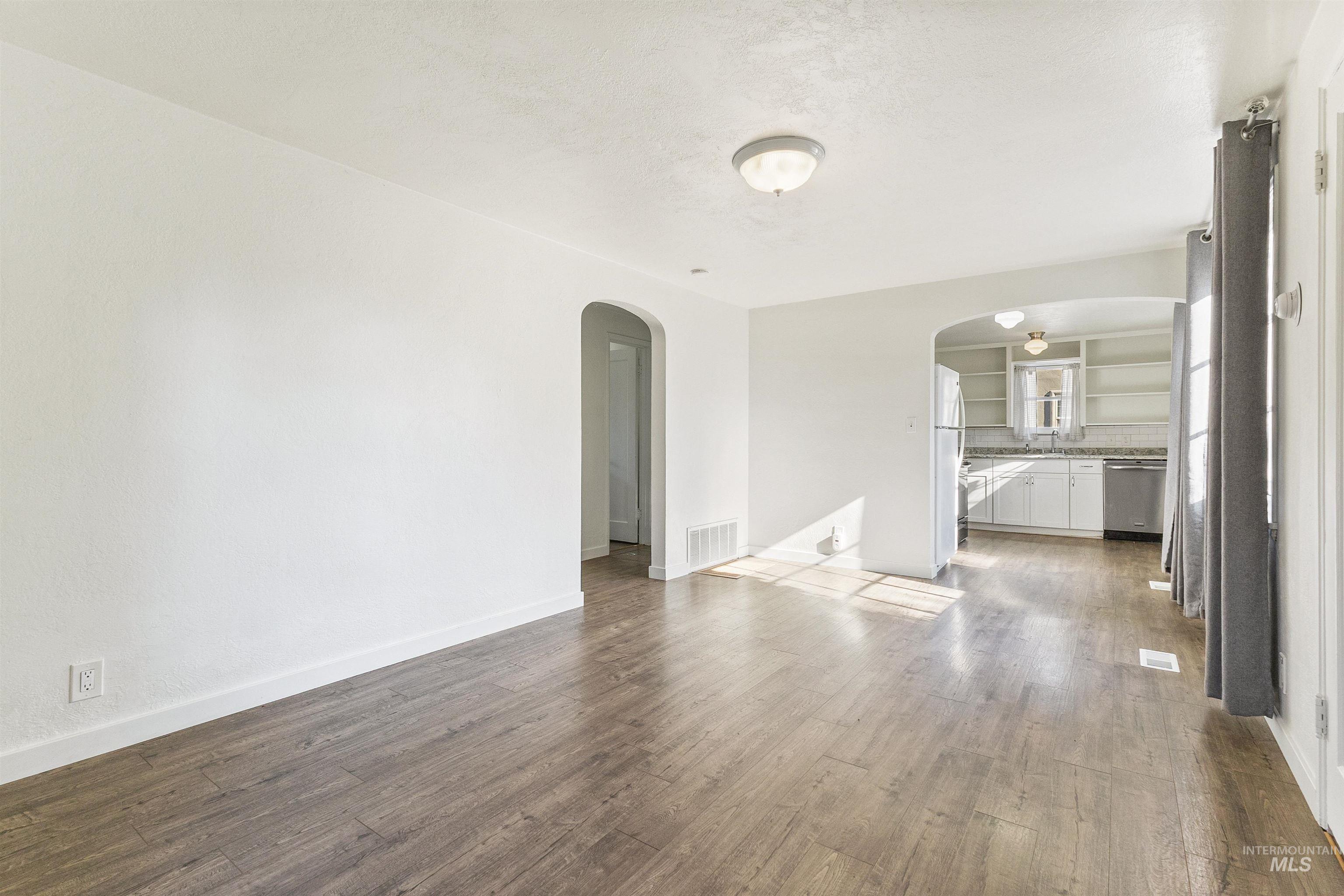 1525 S Longmont Ave, Boise, Idaho 83706, 2 Bedrooms, 1 Bathroom, Residential For Sale, Price $449,900,MLS 98997302