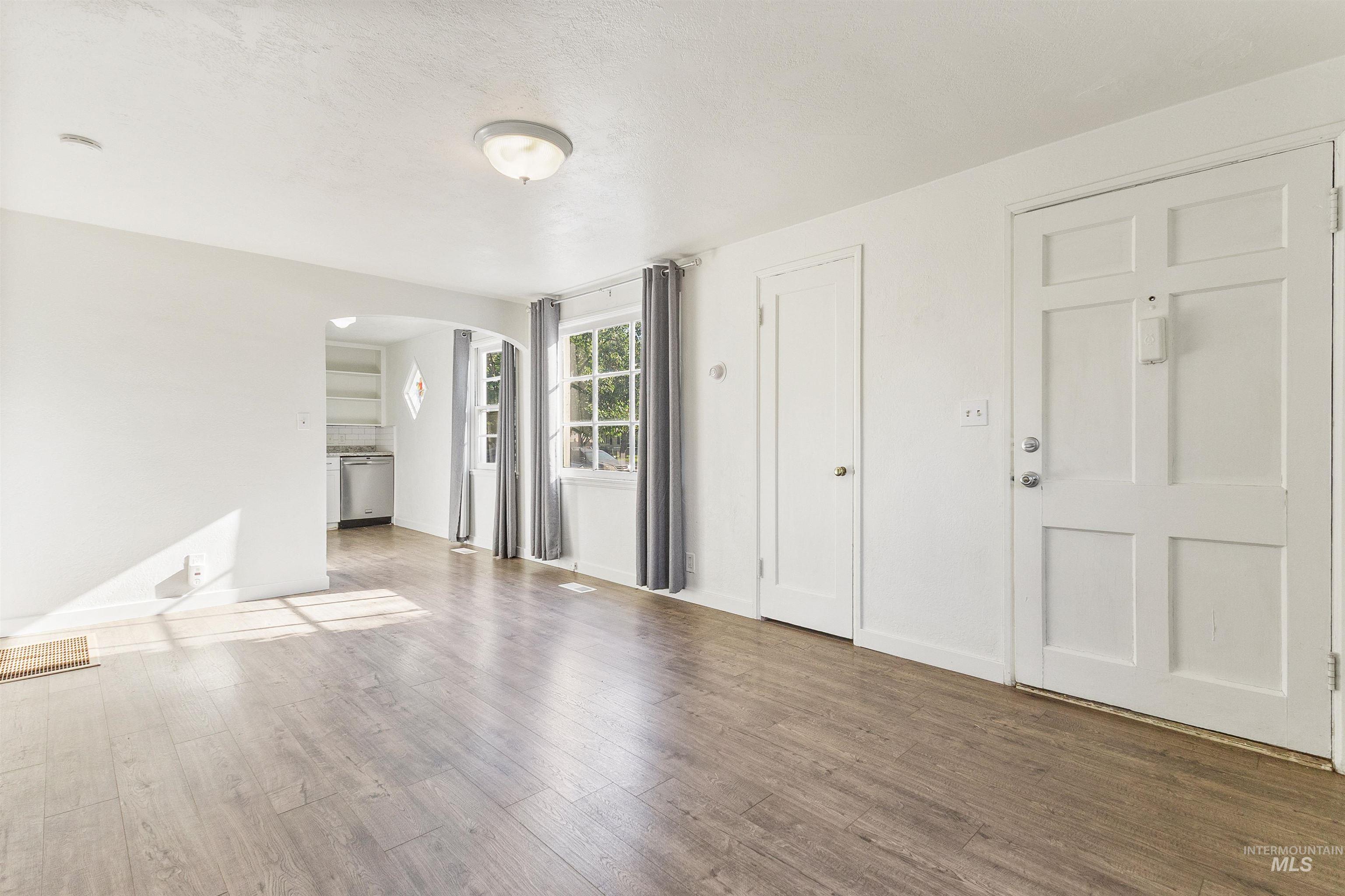 1525 S Longmont Ave, Boise, Idaho 83706, 2 Bedrooms, 1 Bathroom, Residential For Sale, Price $449,900,MLS 98997302