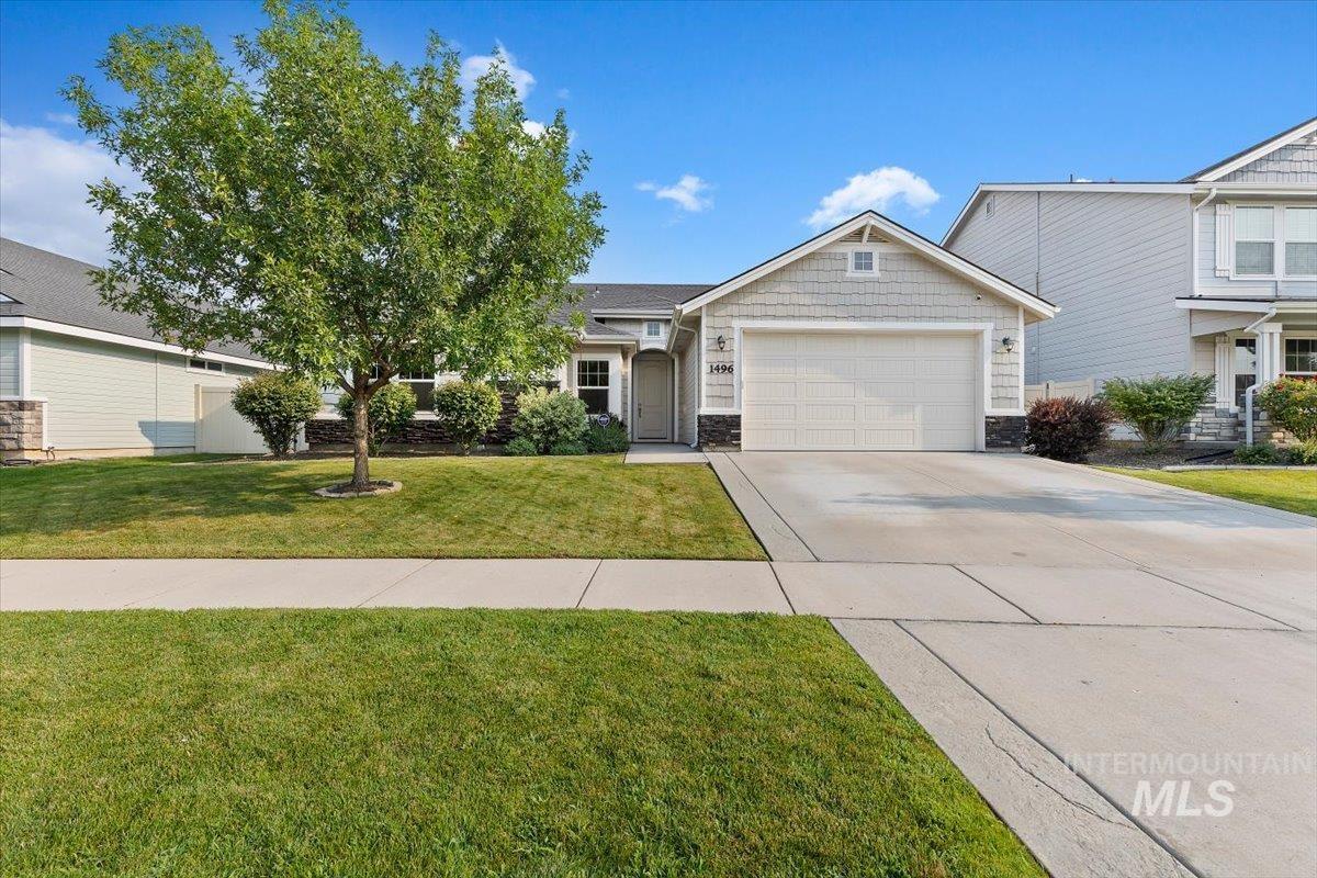 1496 E Strauss, Meridian, Idaho 83646, 4 Bedrooms, 2 Bathrooms, Residential For Sale, Price $589,900,MLS 98997305