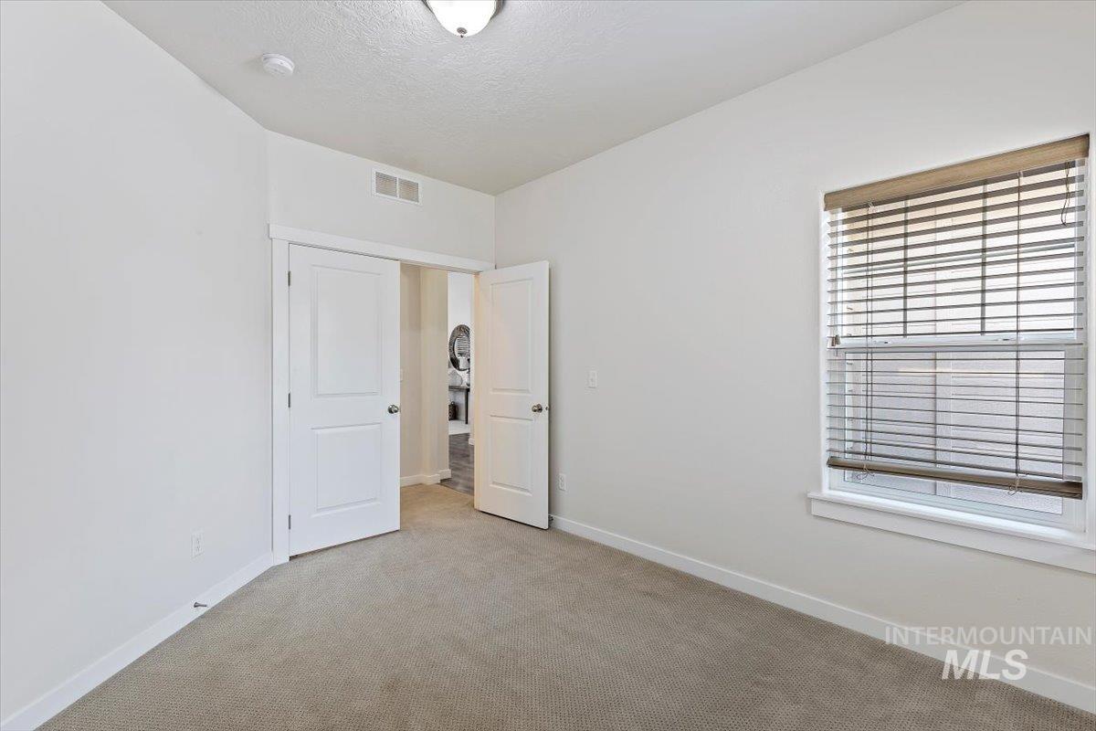 1496 E Strauss, Meridian, Idaho 83646, 4 Bedrooms, 2 Bathrooms, Residential For Sale, Price $589,900,MLS 98997305
