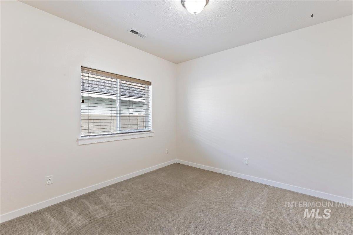 1496 E Strauss, Meridian, Idaho 83646, 4 Bedrooms, 2 Bathrooms, Residential For Sale, Price $589,900,MLS 98997305
