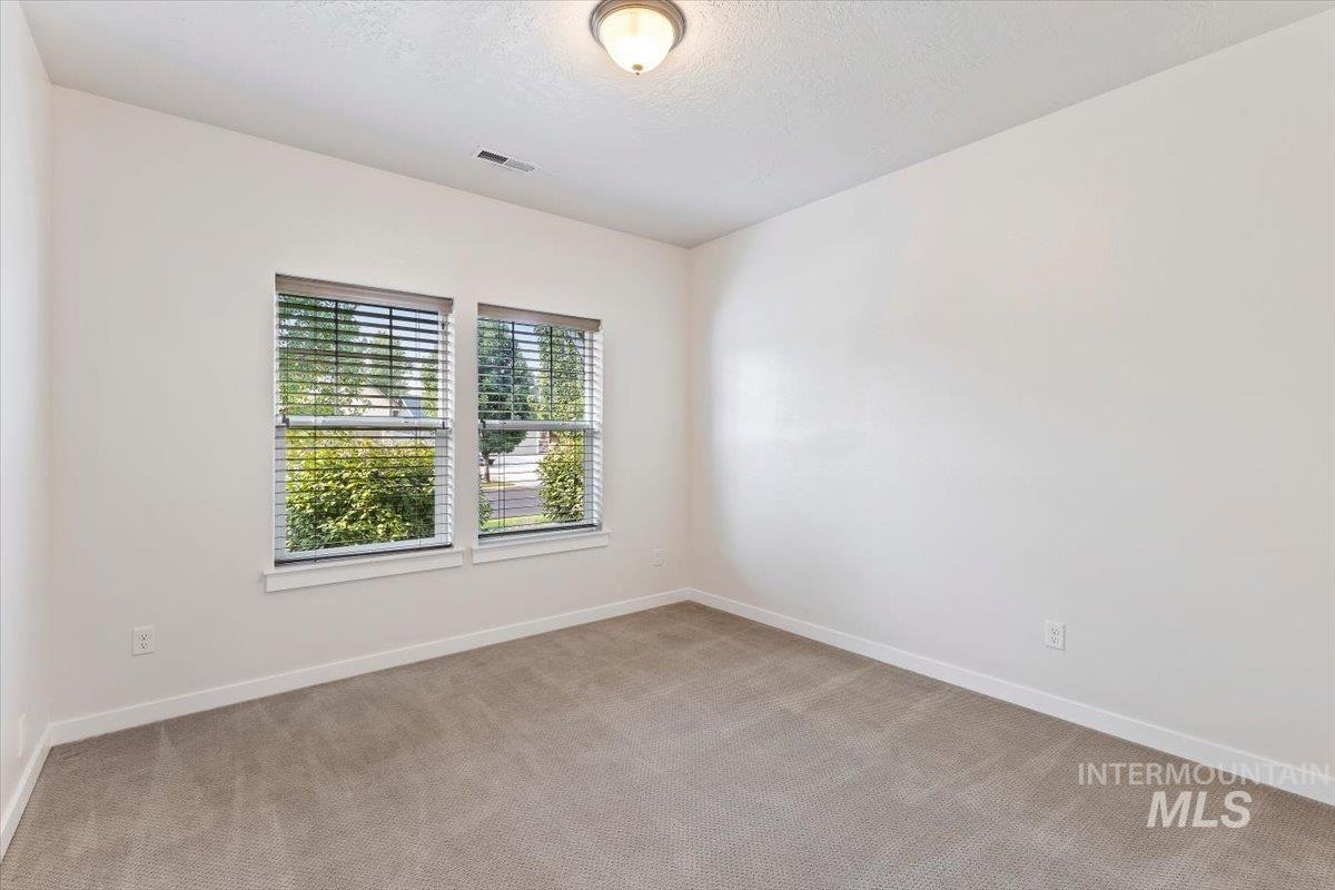 1496 E Strauss, Meridian, Idaho 83646, 4 Bedrooms, 2 Bathrooms, Residential For Sale, Price $589,900,MLS 98997305