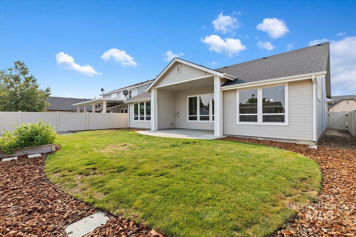 1496 E Strauss, Meridian, Idaho 83646, 4 Bedrooms, 2 Bathrooms, Residential For Sale, Price $589,900,MLS 98997305