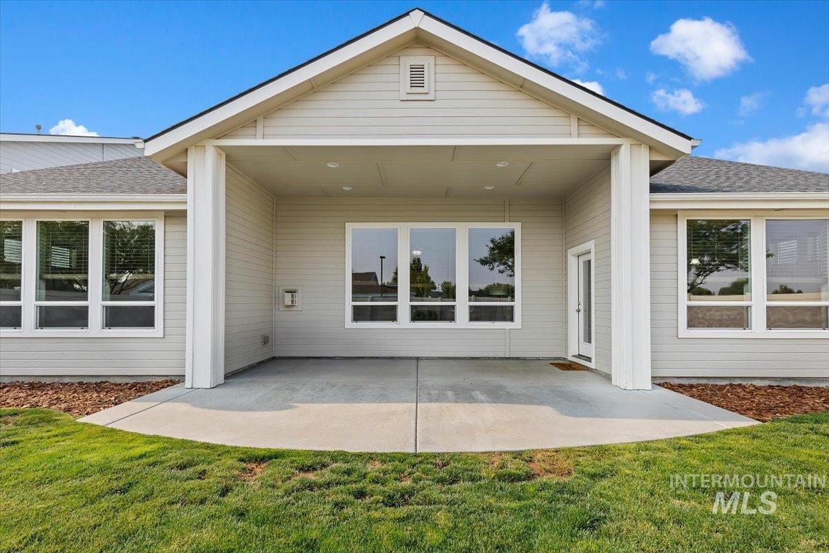 1496 E Strauss, Meridian, Idaho 83646, 4 Bedrooms, 2 Bathrooms, Residential For Sale, Price $589,900,MLS 98997305