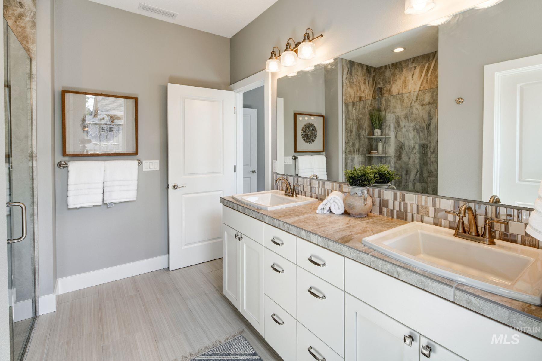 6138 N Arctic Fox Way, Meridian, Idaho 83646, 3 Bedrooms, 2 Bathrooms, Residential For Sale, Price $632,000,MLS 98997306