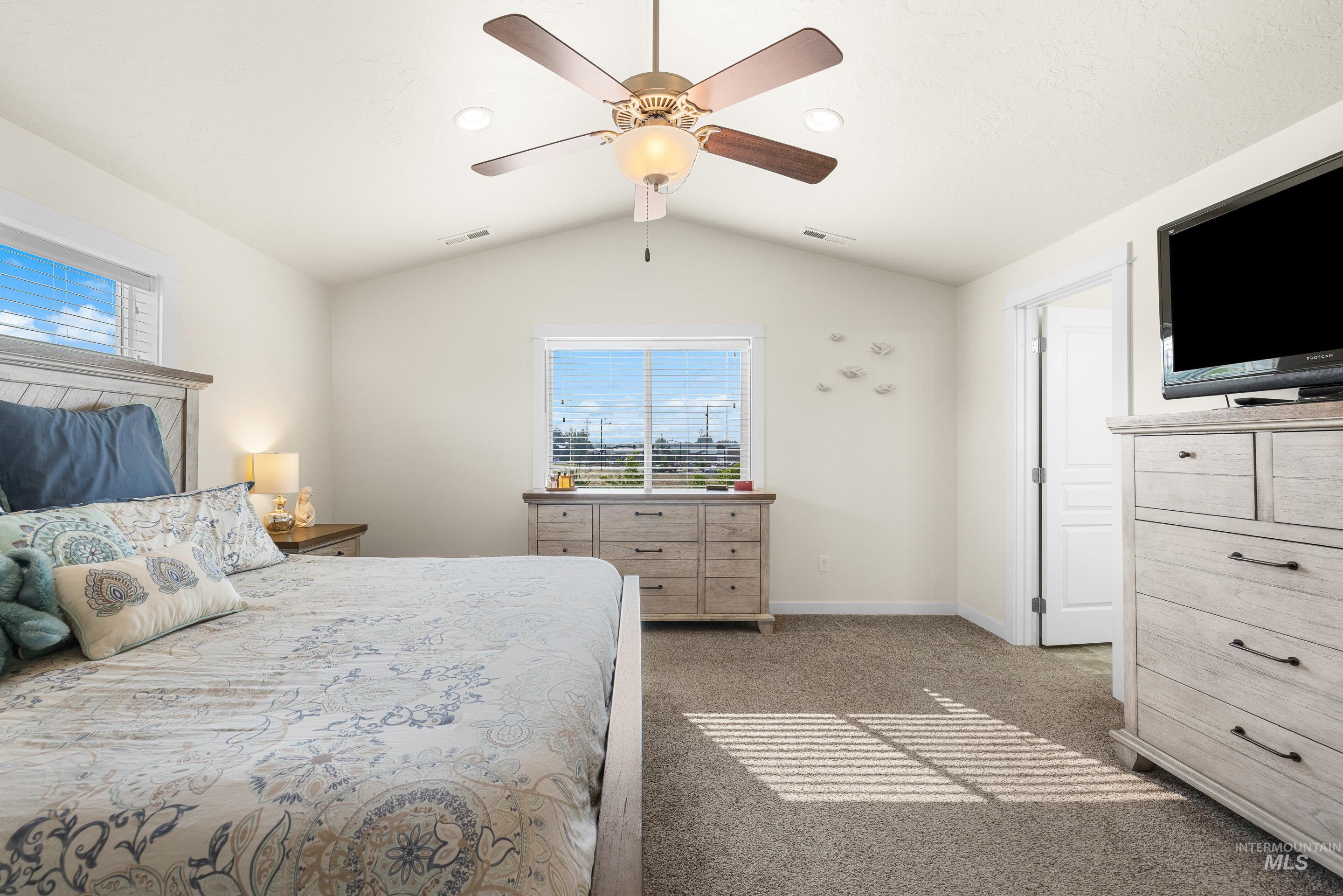 16 N Caracaras Way, Eagle, Idaho 83616, 3 Bedrooms, 2.5 Bathrooms, Residential For Sale, Price $600,000,MLS 98997309