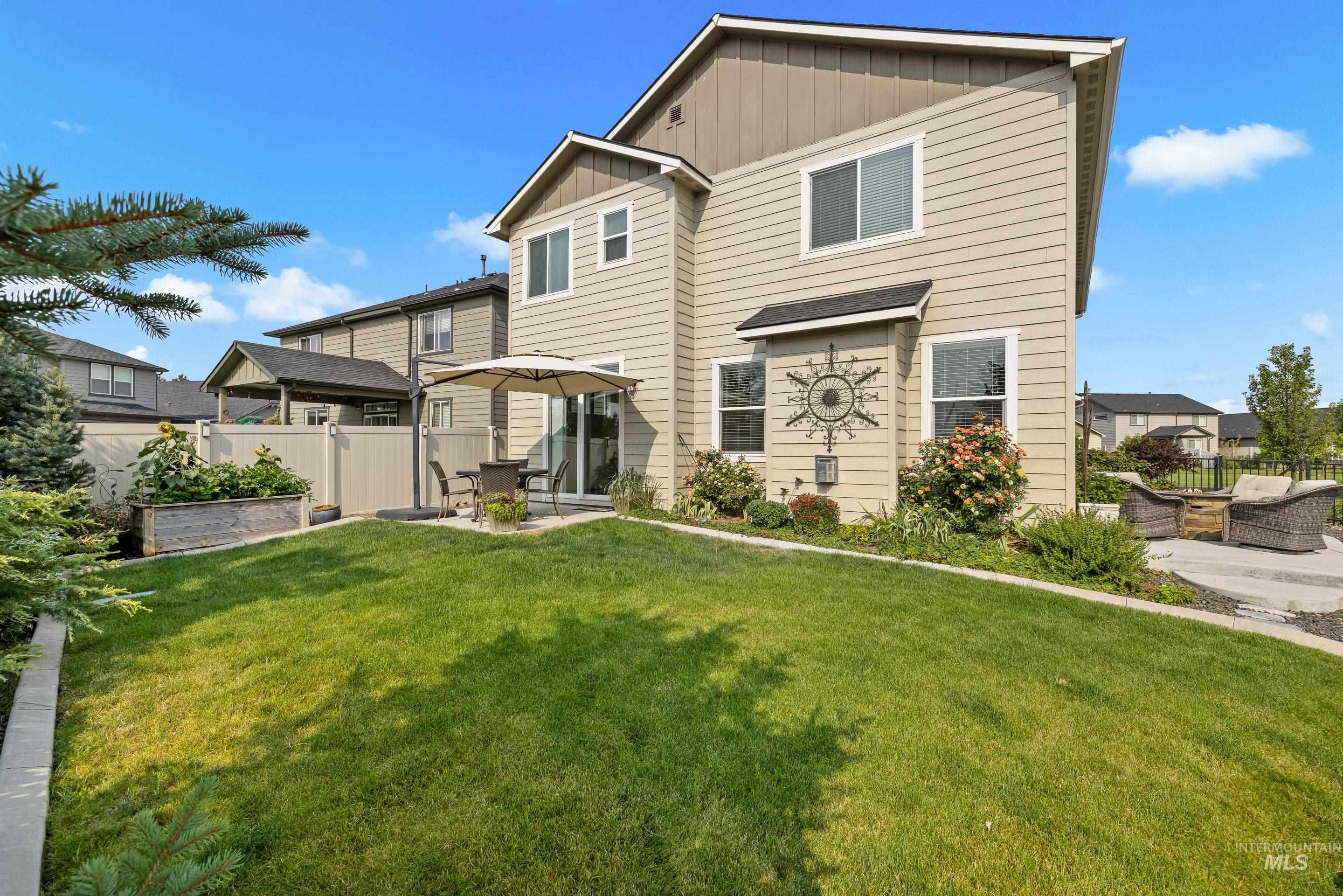 16 N Caracaras Way, Eagle, Idaho 83616, 3 Bedrooms, 2.5 Bathrooms, Residential For Sale, Price $600,000,MLS 98997309