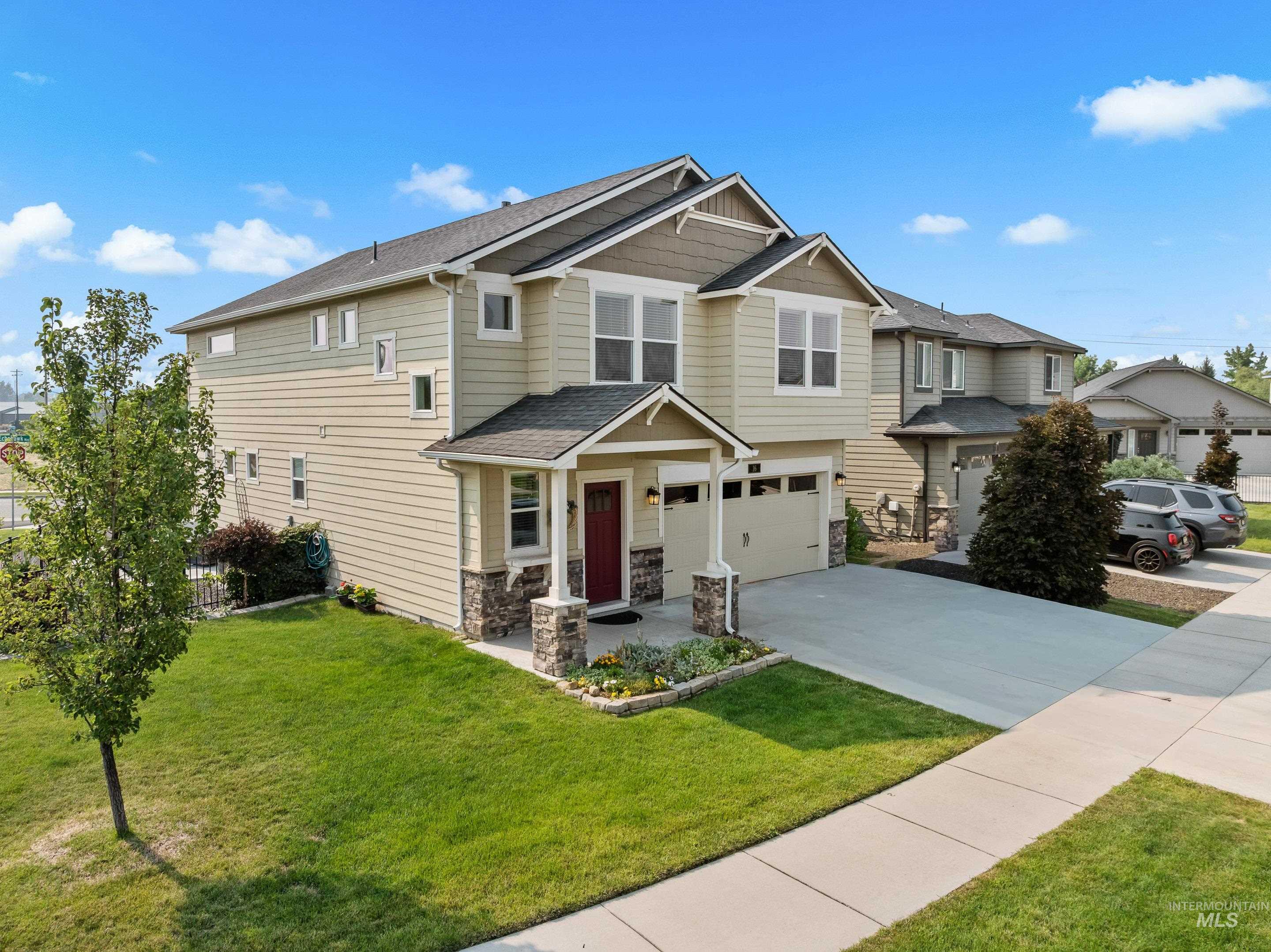 16 N Caracaras Way, Eagle, Idaho 83616, 3 Bedrooms, 2.5 Bathrooms, Residential For Sale, Price $600,000,MLS 98997309