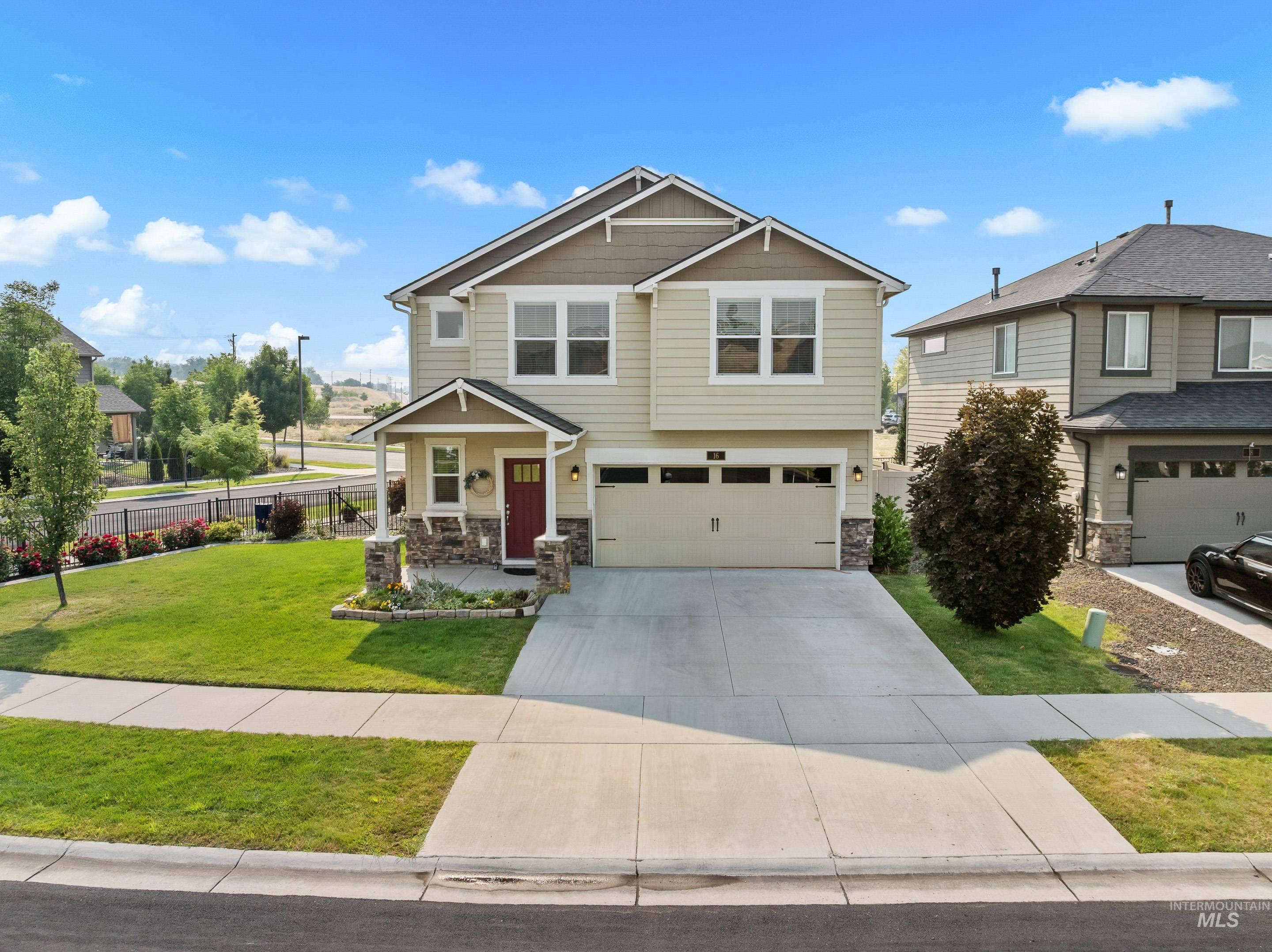 16 N Caracaras Way, Eagle, Idaho 83616, 3 Bedrooms, 2.5 Bathrooms, Residential For Sale, Price $600,000,MLS 98997309