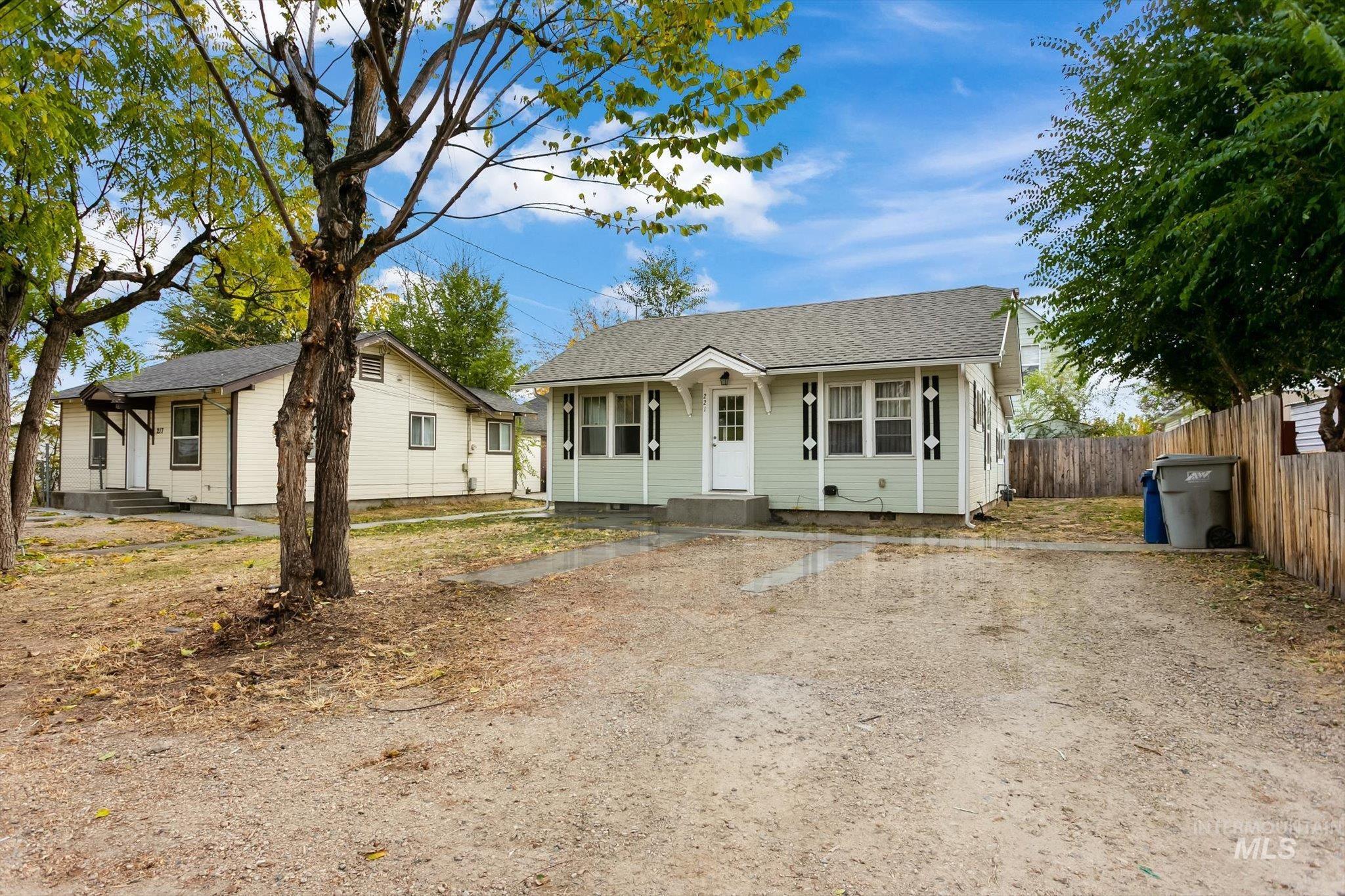 219 24th Ave S., Nampa, Idaho 83651, 4 Bedrooms, 2.5 Bathrooms, Residential Income For Sale, Price $530,000,MLS 98997312