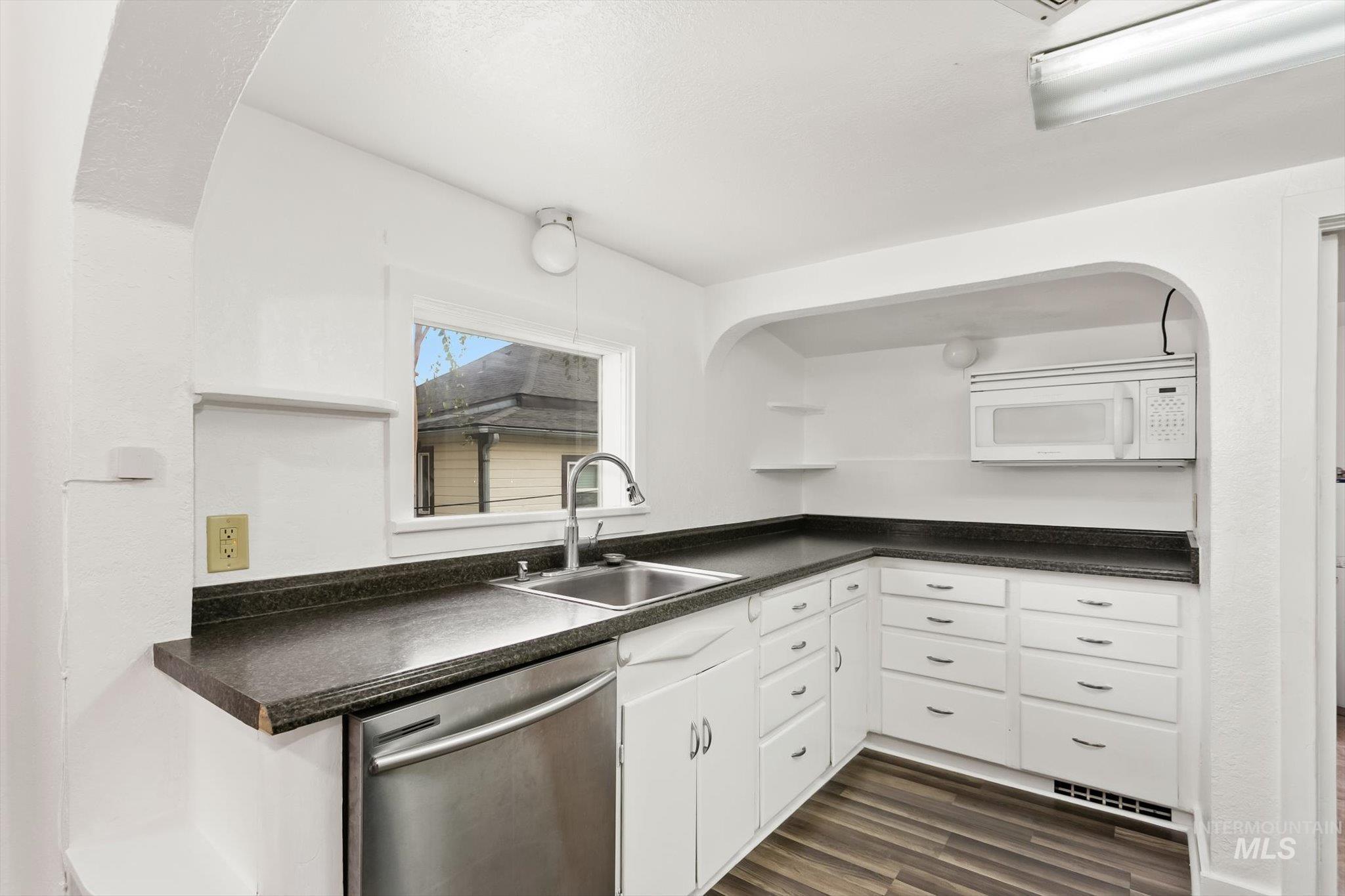 219 24th Ave S., Nampa, Idaho 83651, 4 Bedrooms, 2.5 Bathrooms, Residential Income For Sale, Price $530,000,MLS 98997312