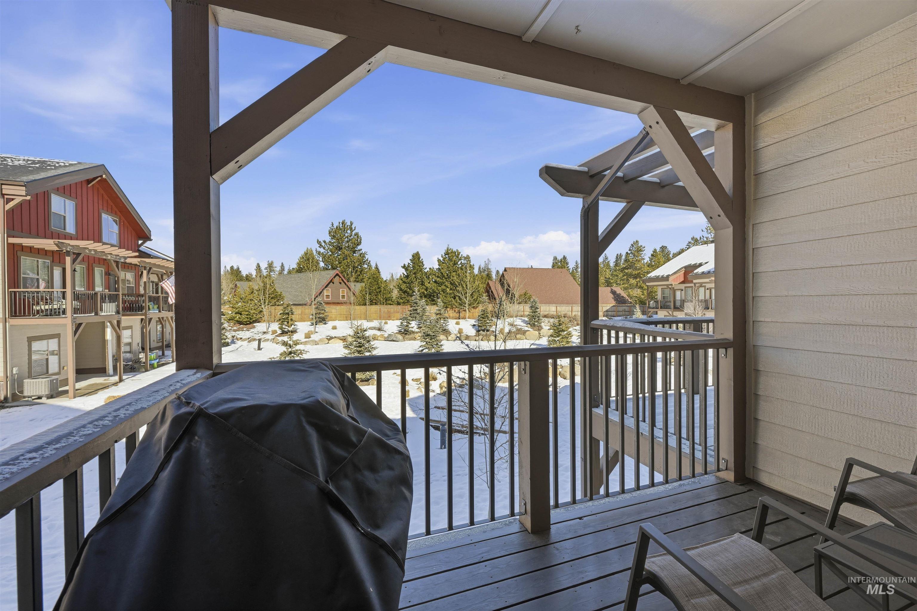 109 Broken Pine Lane, McCall, Idaho 83638, 3 Bedrooms, 3 Bathrooms, Residential Income For Sale, Price $569,900,MLS 98997313