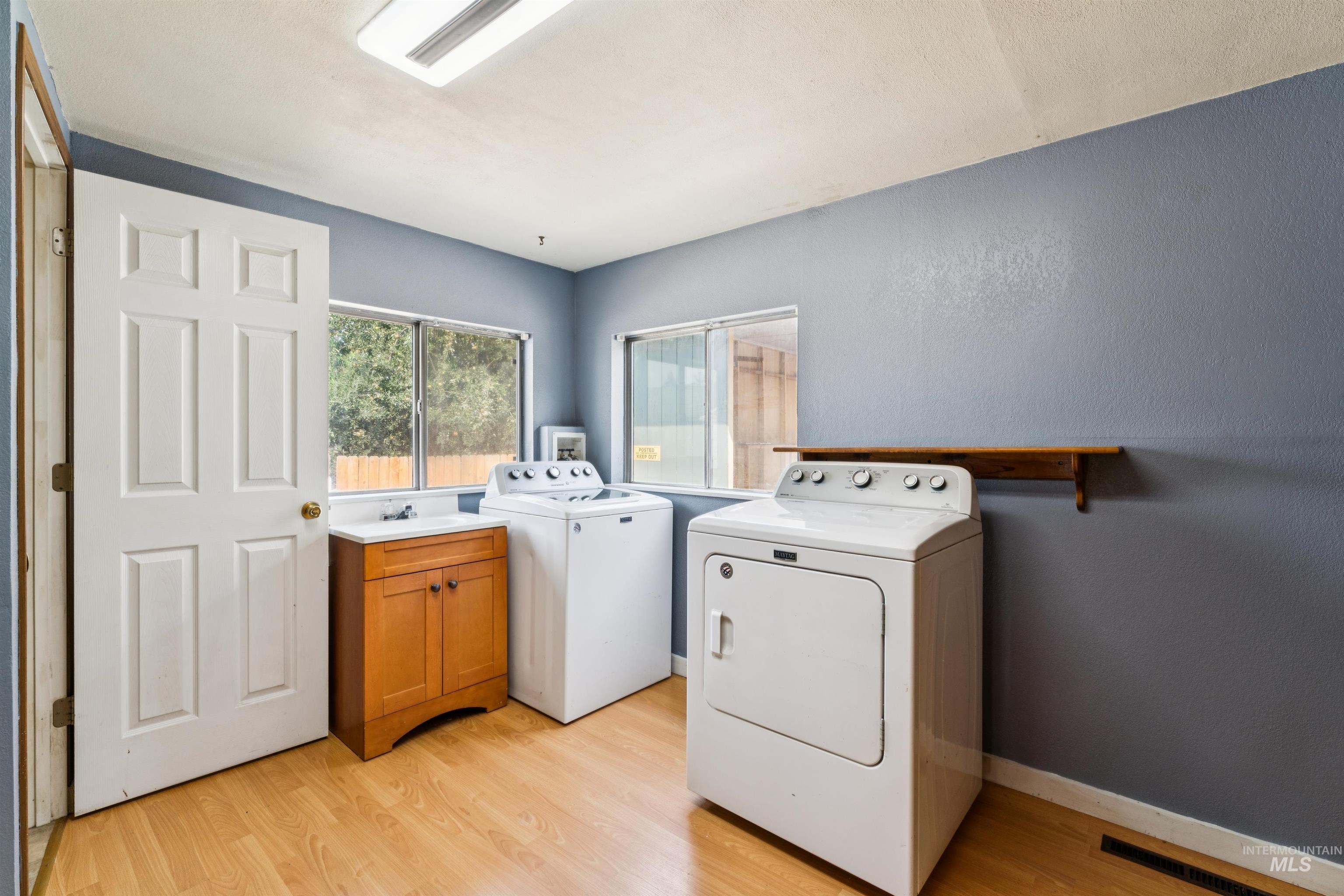 220 Lone Star Road, Nampa, Idaho 83651, 2 Bedrooms, 1 Bathroom, Residential For Sale, Price $335,000, 98997316