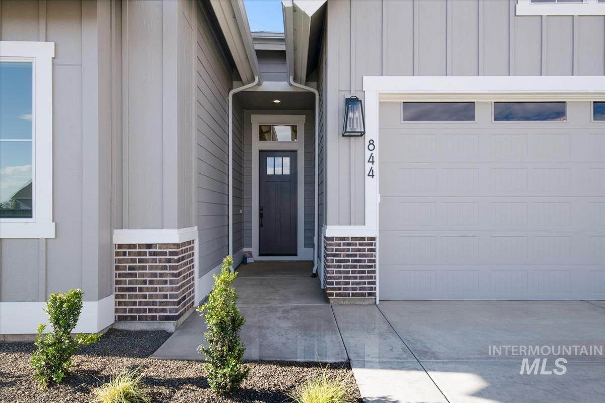 5903 S Apex Ave, Meridian, Idaho 83642, 3 Bedrooms, 2.5 Bathrooms, Residential For Sale, Price $714,900,MLS 98997317