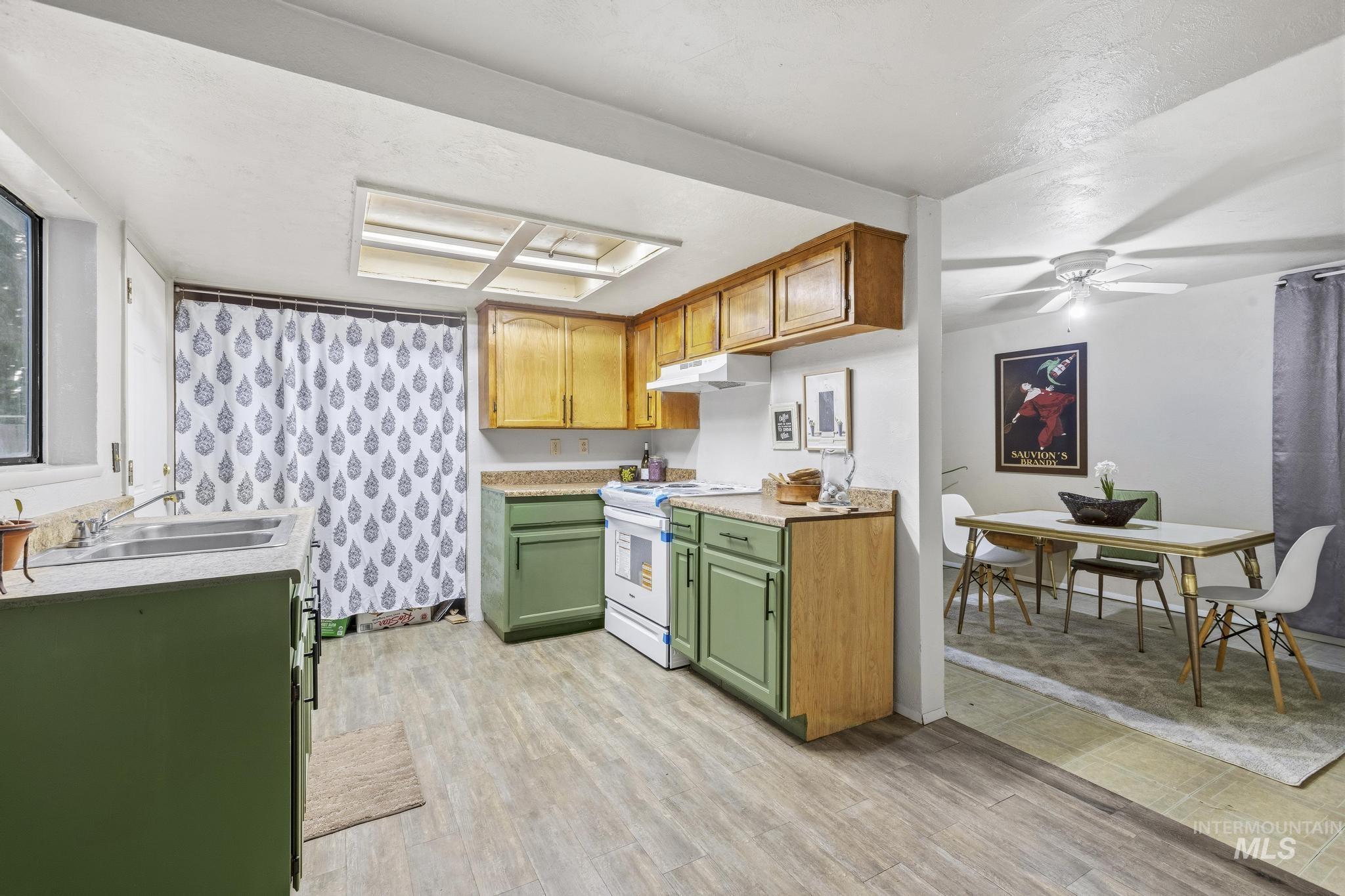 432 E Pine Ave, Meridian, Idaho 83642, 3 Bedrooms, 2 Bathrooms, Residential For Sale, Price $360,000, 98997321
