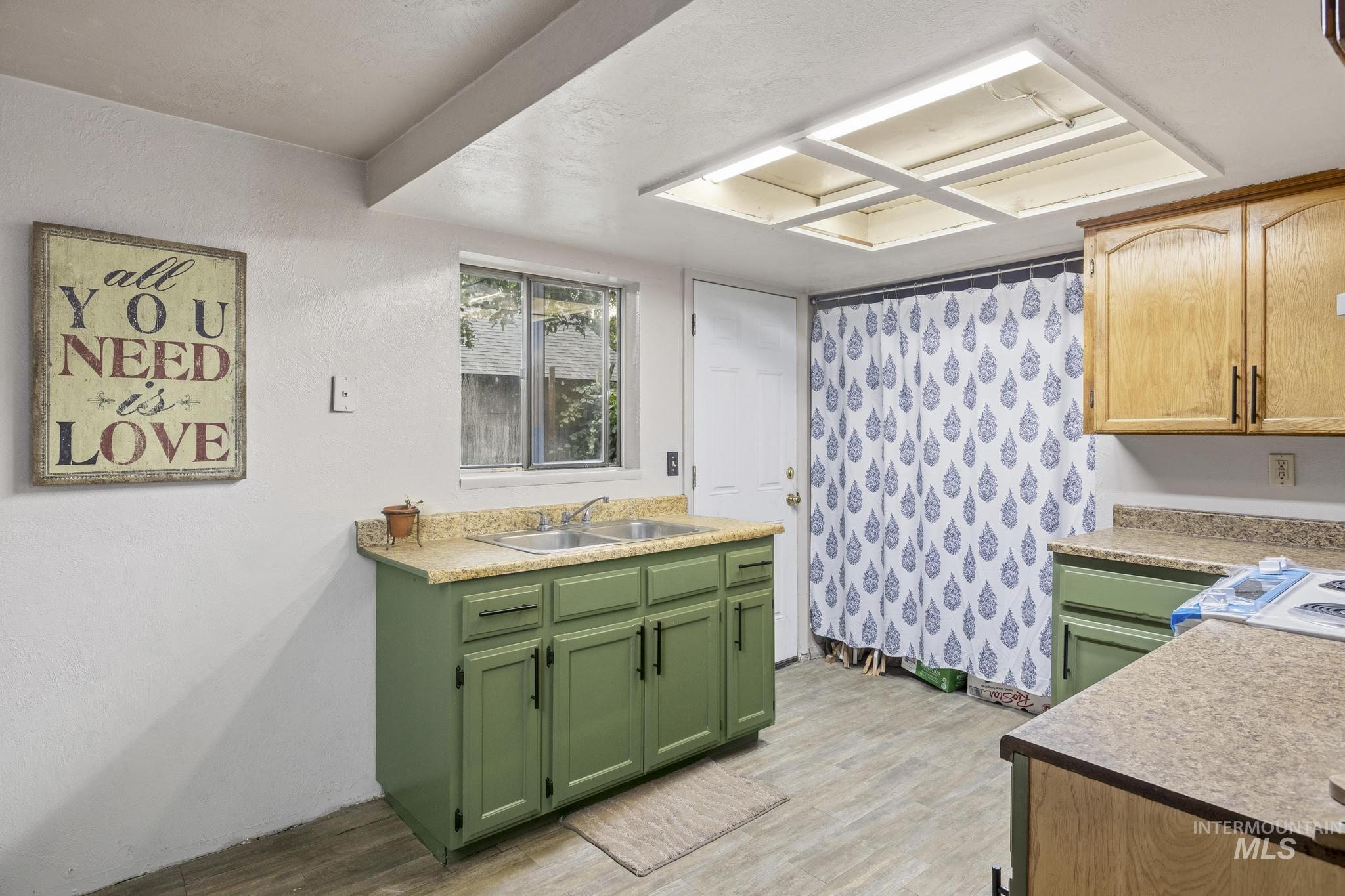 432 E Pine Ave, Meridian, Idaho 83642, 3 Bedrooms, 2 Bathrooms, Residential For Sale, Price $360,000, 98997321