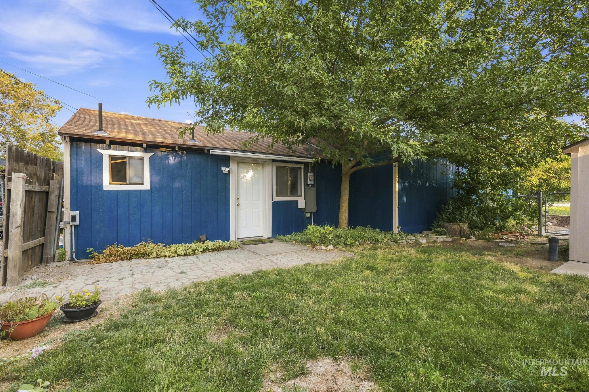 432 E Pine Ave, Meridian, Idaho 83642, 3 Bedrooms, 2 Bathrooms, Residential For Sale, Price $360,000, 98997321