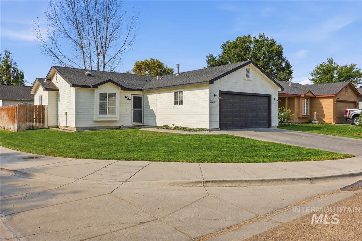 2608 E Beech St, Caldwell, Idaho 83605, 3 Bedrooms, 2 Bathrooms, Residential For Sale, Price $330,000,MLS 98997326