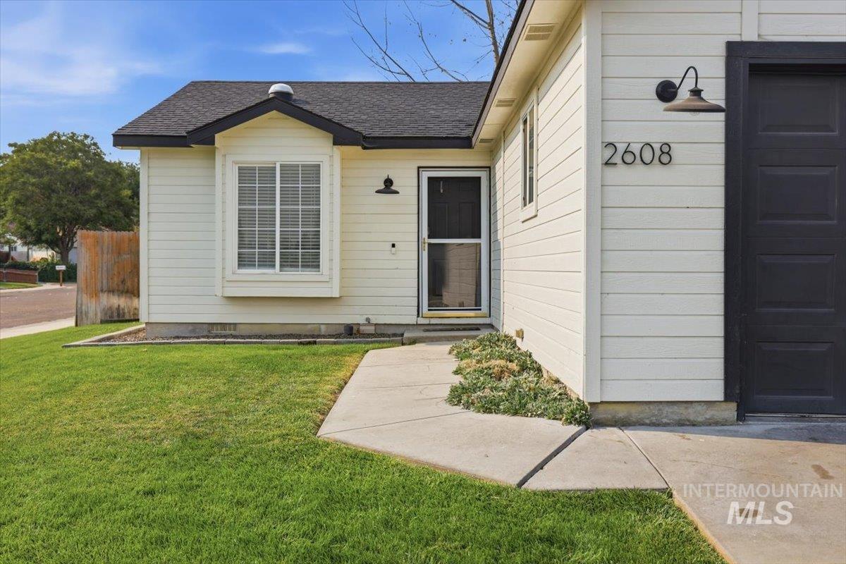 2608 E Beech St, Caldwell, Idaho 83605, 3 Bedrooms, 2 Bathrooms, Residential For Sale, Price $330,000,MLS 98997326