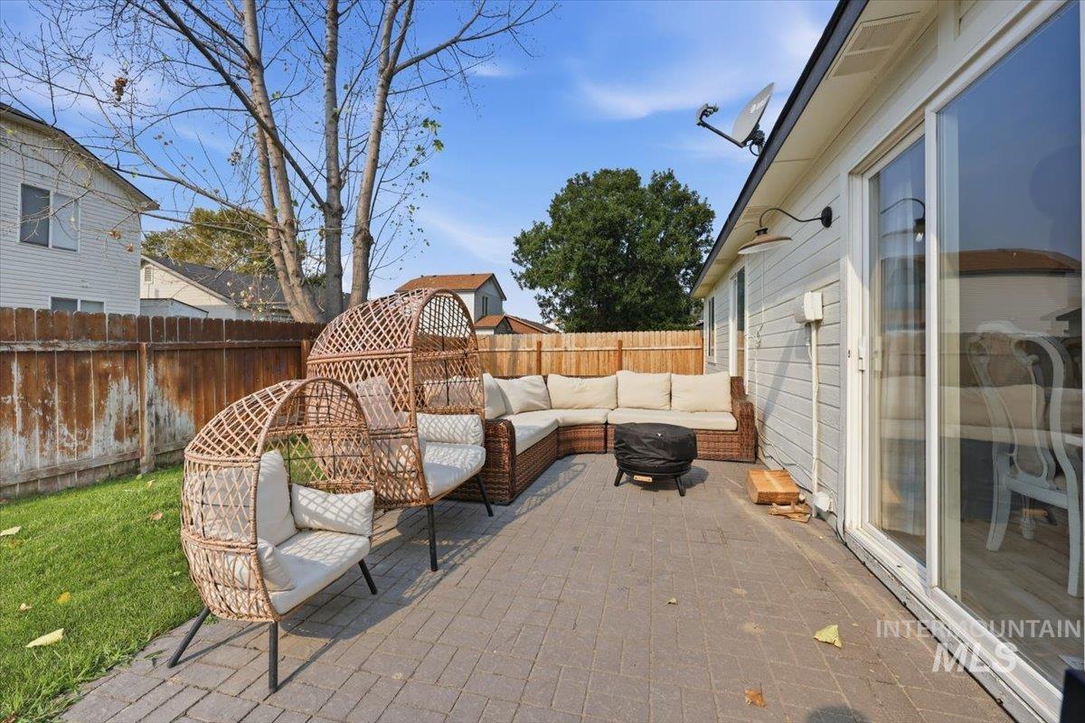2608 E Beech St, Caldwell, Idaho 83605, 3 Bedrooms, 2 Bathrooms, Residential For Sale, Price $330,000,MLS 98997326