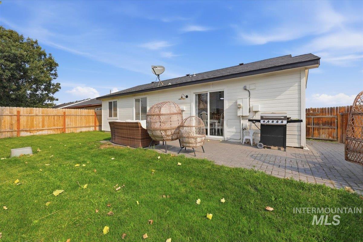 2608 E Beech St, Caldwell, Idaho 83605, 3 Bedrooms, 2 Bathrooms, Residential For Sale, Price $330,000,MLS 98997326