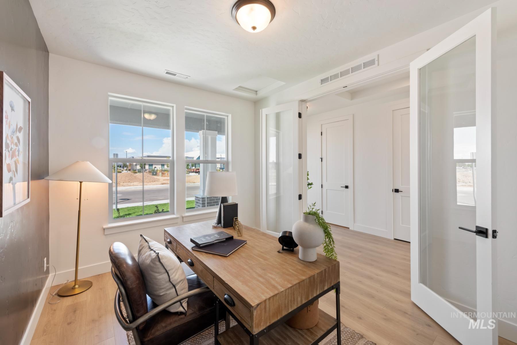 863 W Malbar St, Meridian, Idaho 83646, 4 Bedrooms, 3 Bathrooms, Residential For Sale, Price $681,000, 98997329