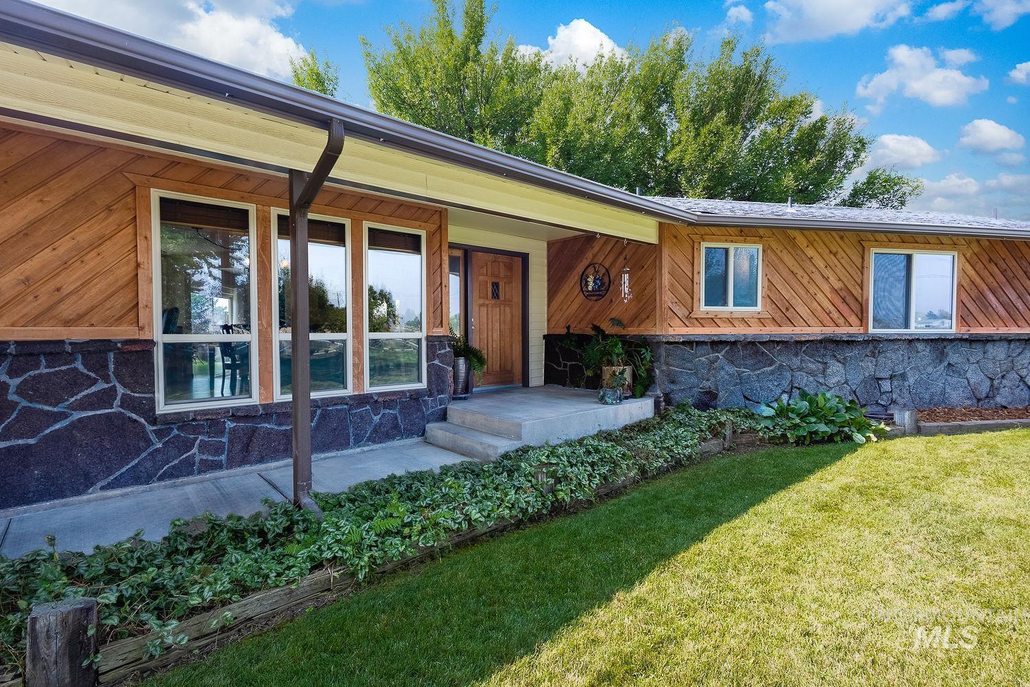 1769 W Central Rd, Emmett, Idaho 83617, 3 Bedrooms, 2.5 Bathrooms, Residential For Sale, Price $740,000,MLS 98997330