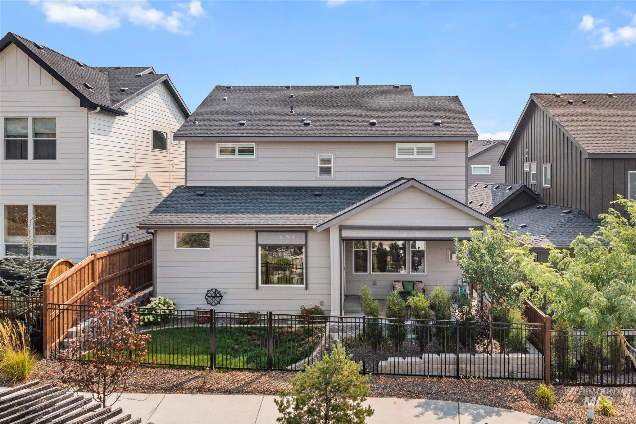 2543 S Via Privada Ln, Boise, Idaho 83716, 3 Bedrooms, 2.5 Bathrooms, Residential For Sale, Price $787,300,MLS 98997335