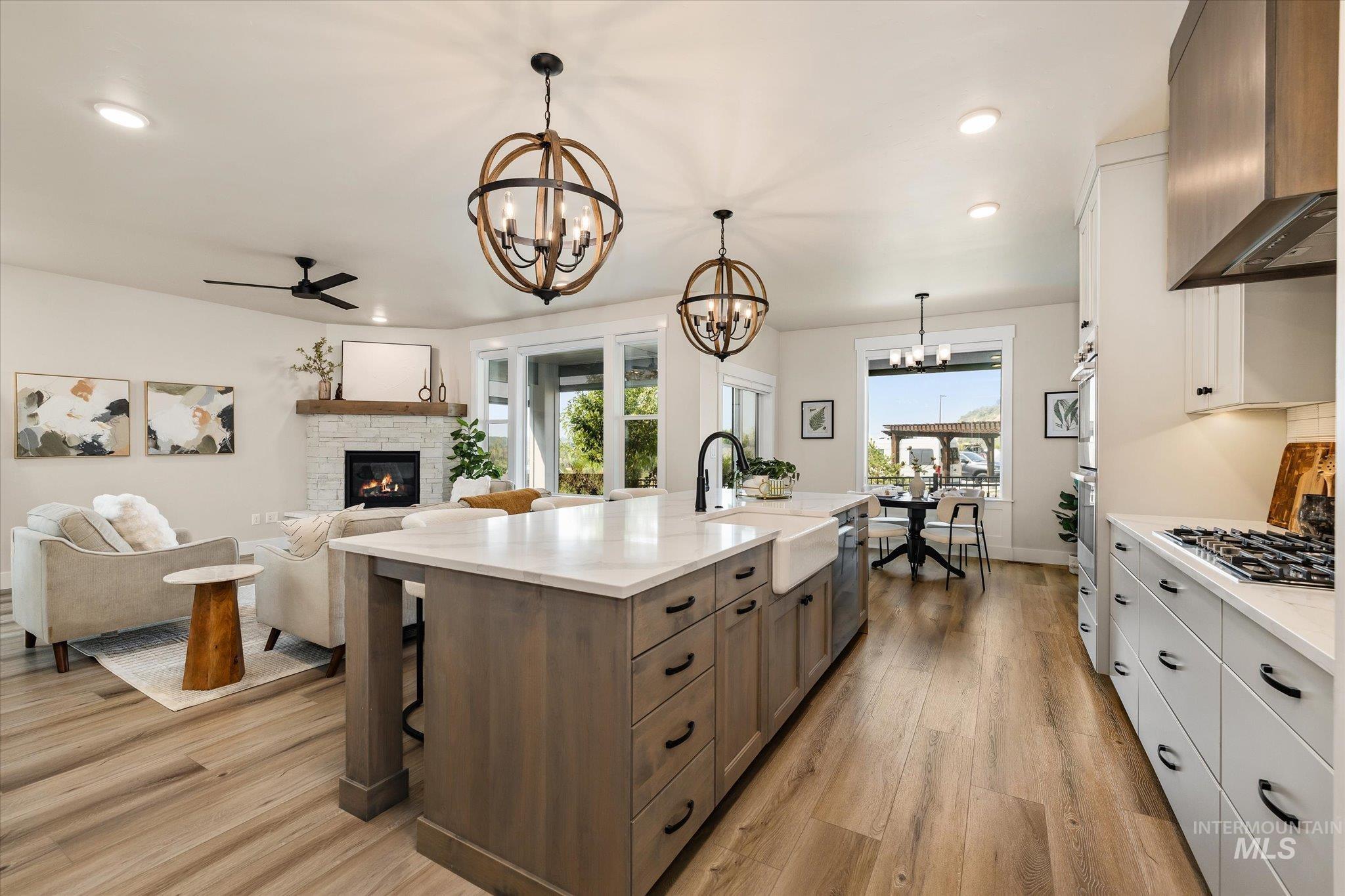 2543 S Via Privada Ln, Boise, Idaho 83716, 3 Bedrooms, 2.5 Bathrooms, Residential For Sale, Price $787,300,MLS 98997335