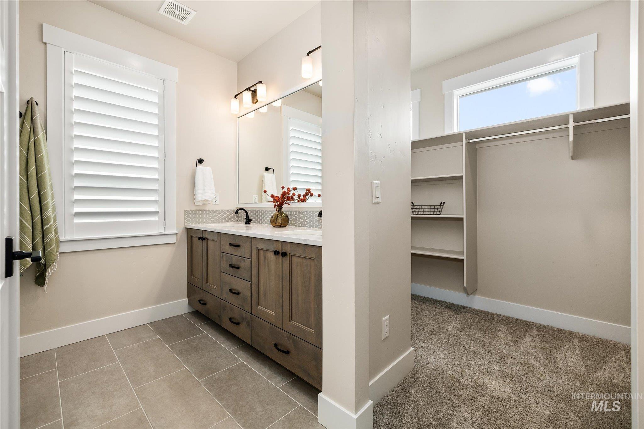 2543 S Via Privada Ln, Boise, Idaho 83716, 3 Bedrooms, 2.5 Bathrooms, Residential For Sale, Price $787,300,MLS 98997335