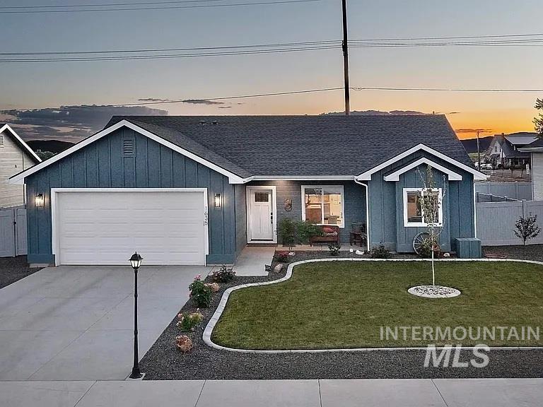 907 Sierra St, Vale, Oregon 97918, 3 Bedrooms, 2 Bathrooms, Residential For Sale, Price $325,000,MLS 98997340