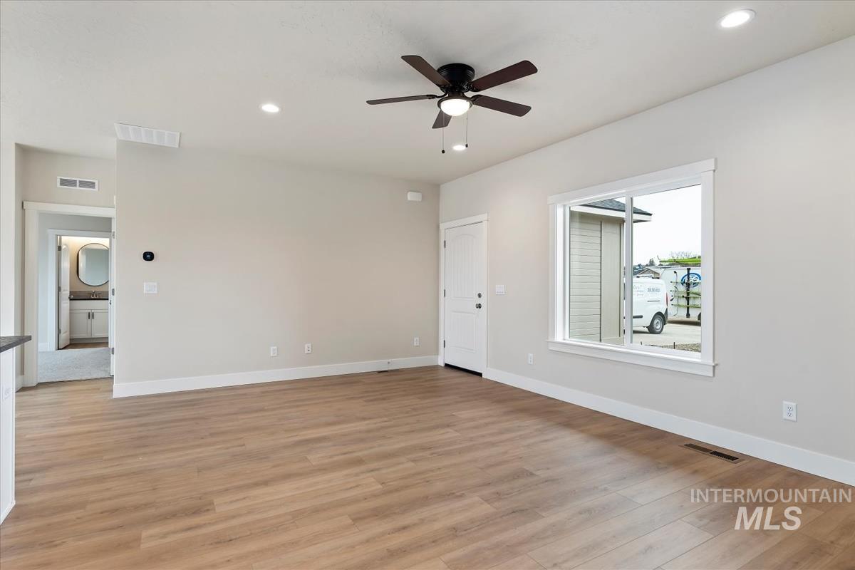 907 Sierra St, Vale, Oregon 97918, 3 Bedrooms, 2 Bathrooms, Residential For Sale, Price $325,000,MLS 98997340