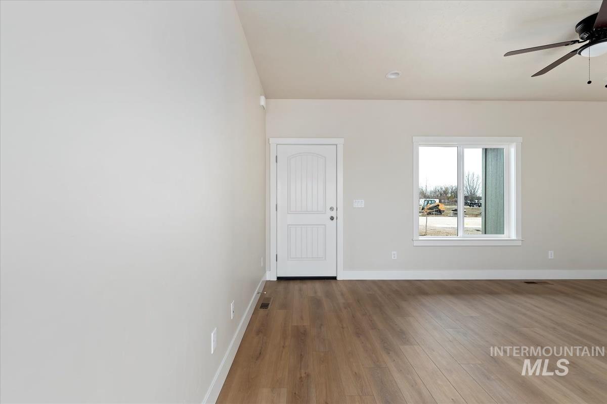 907 Sierra St, Vale, Oregon 97918, 3 Bedrooms, 2 Bathrooms, Residential For Sale, Price $325,000,MLS 98997340