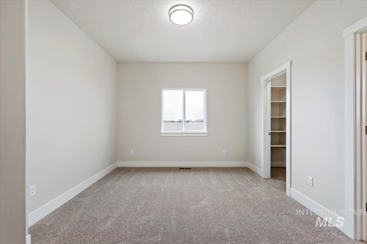 907 Sierra St, Vale, Oregon 97918, 3 Bedrooms, 2 Bathrooms, Residential For Sale, Price $325,000,MLS 98997340