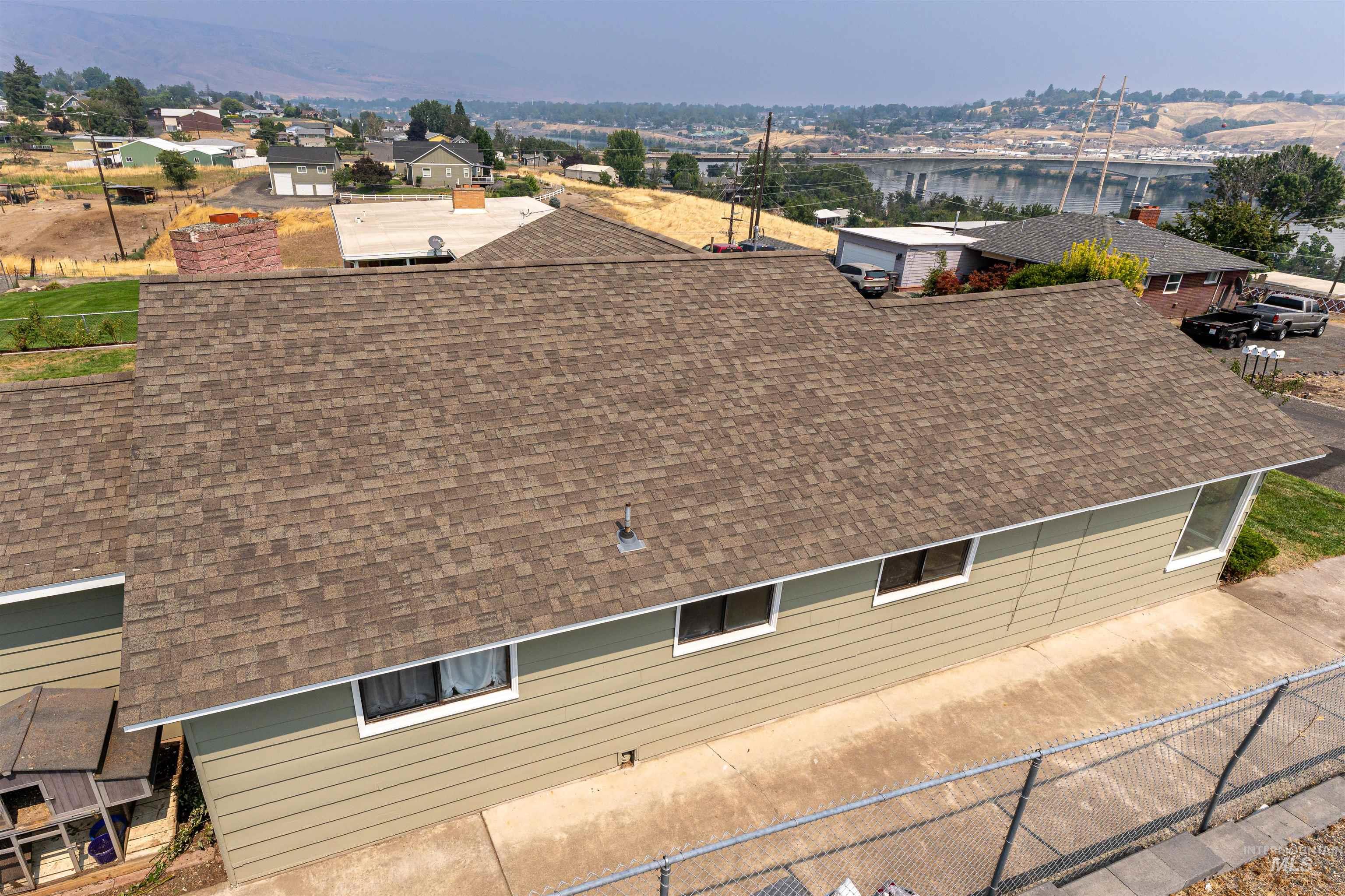 1880 Neal Drive, Clarkston, Washington 99403, 3 Bedrooms, 2 Bathrooms, Residential For Sale, Price $359,000,MLS 98997341