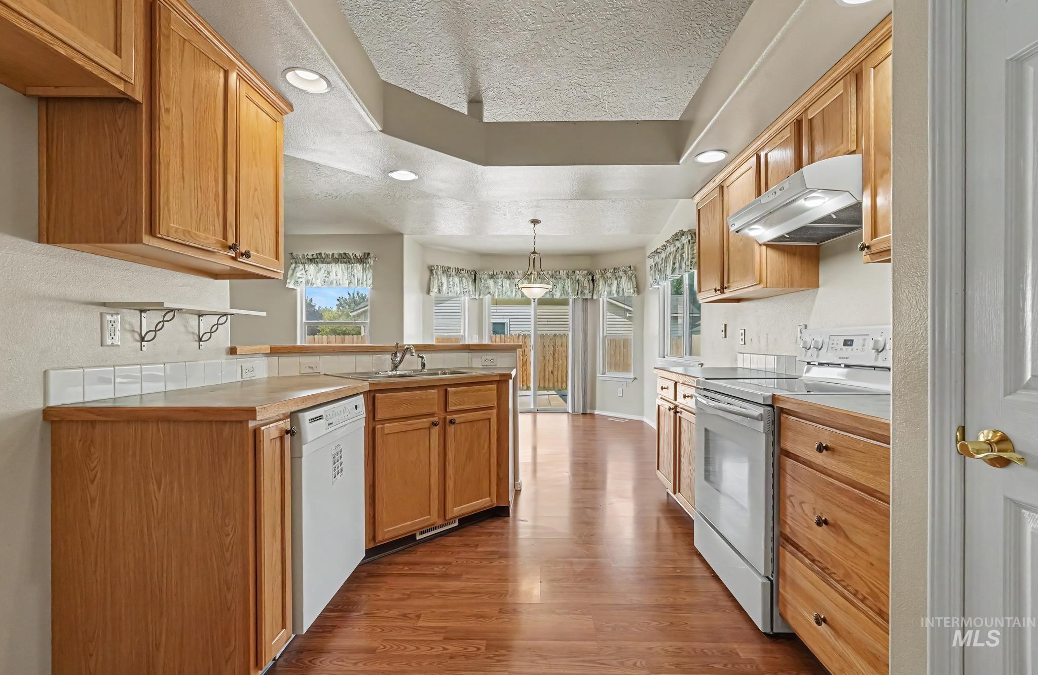 11938 Emerson St, Caldwell, Idaho 83605, 3 Bedrooms, 2 Bathrooms, Residential For Sale, Price $379,000,MLS 98997344